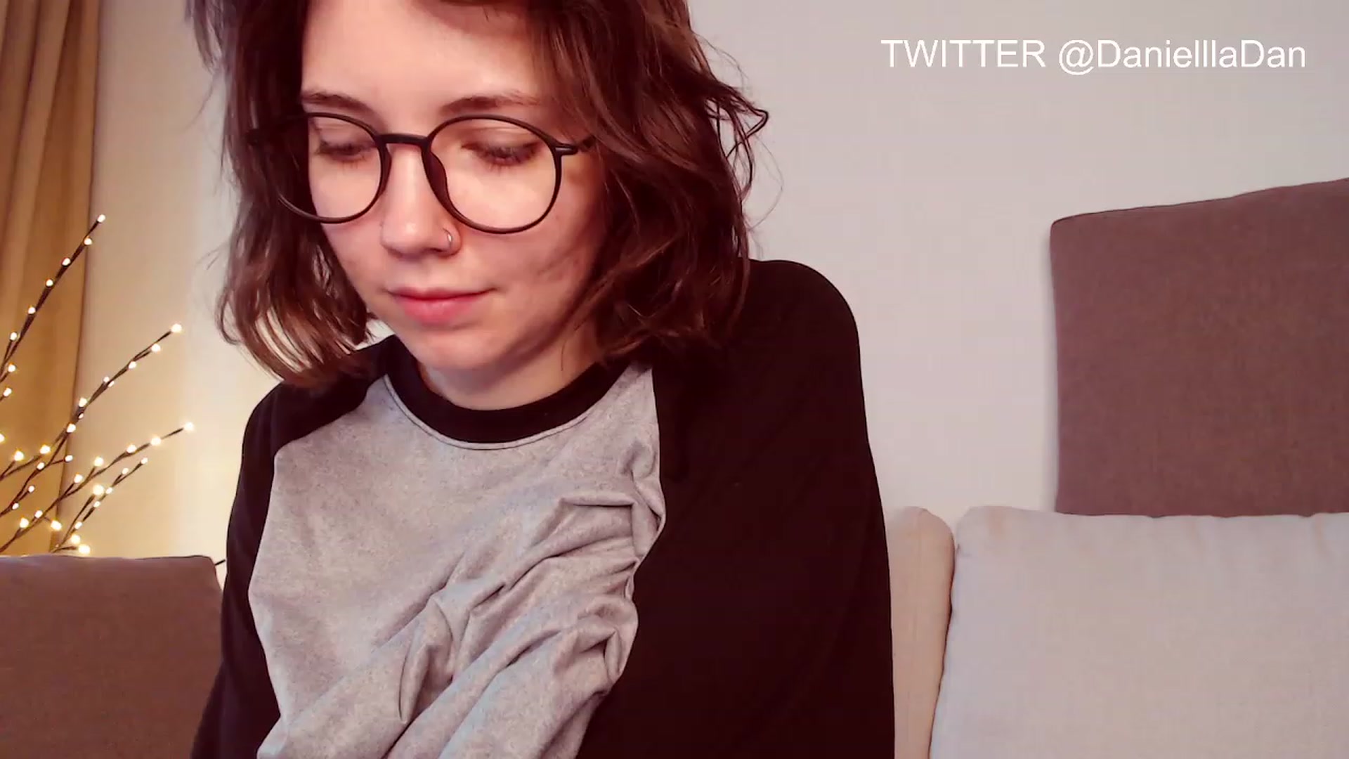 Gallery image thumbnail from Danielladan's myfreecams stream on, 04/22/2023, 09:21 image 8 of 20