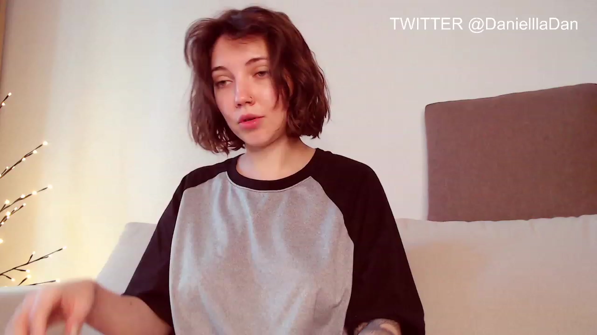 Gallery image thumbnail from Danielladan's myfreecams stream on, 04/22/2023, 09:21 image 15 of 20