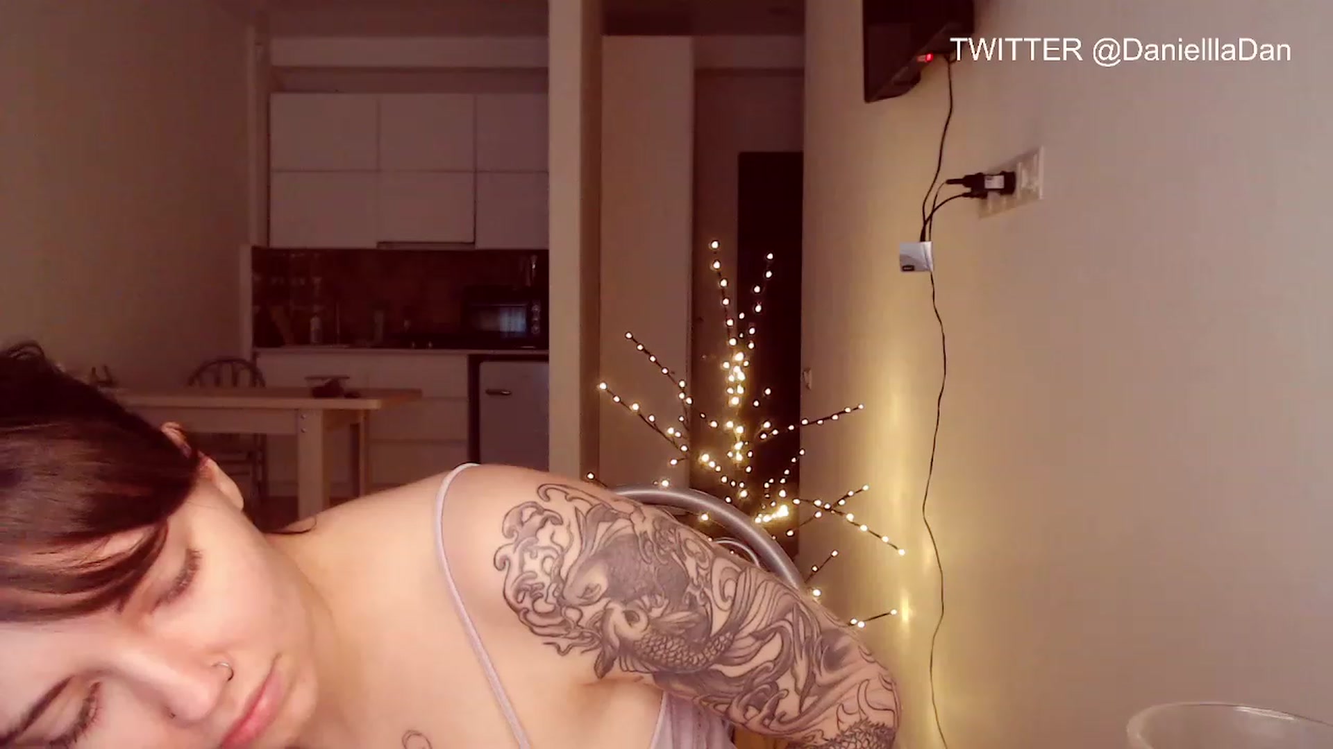 Gallery image thumbnail from Danielladan's myfreecams stream on, 05/13/2023, 08:16 image 17 of 20