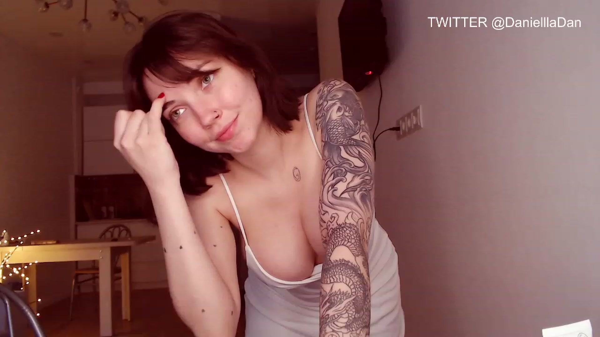 Gallery image thumbnail from Danielladan's myfreecams stream on, 05/17/2023, 15:17 image 8 of 20