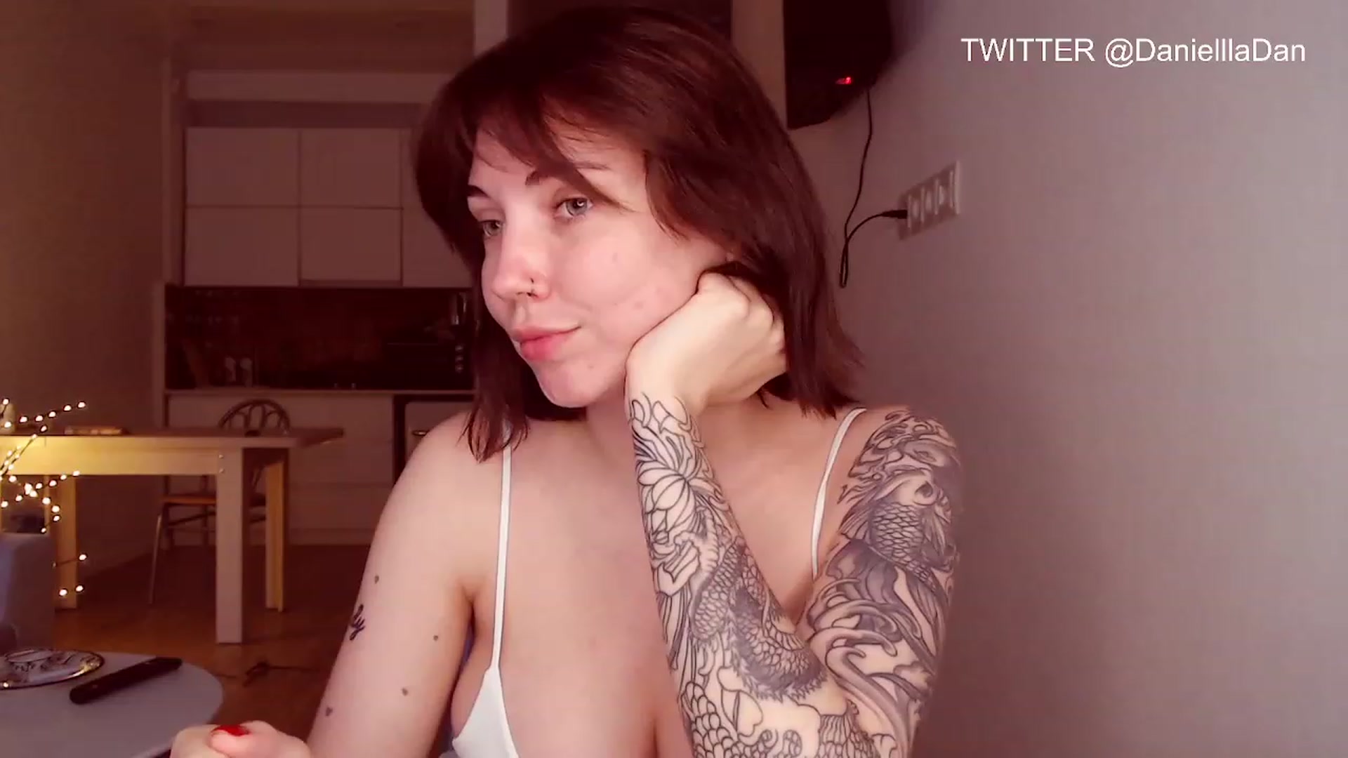 Gallery image thumbnail from Danielladan's myfreecams stream on, 05/17/2023, 15:17 image 5 of 20