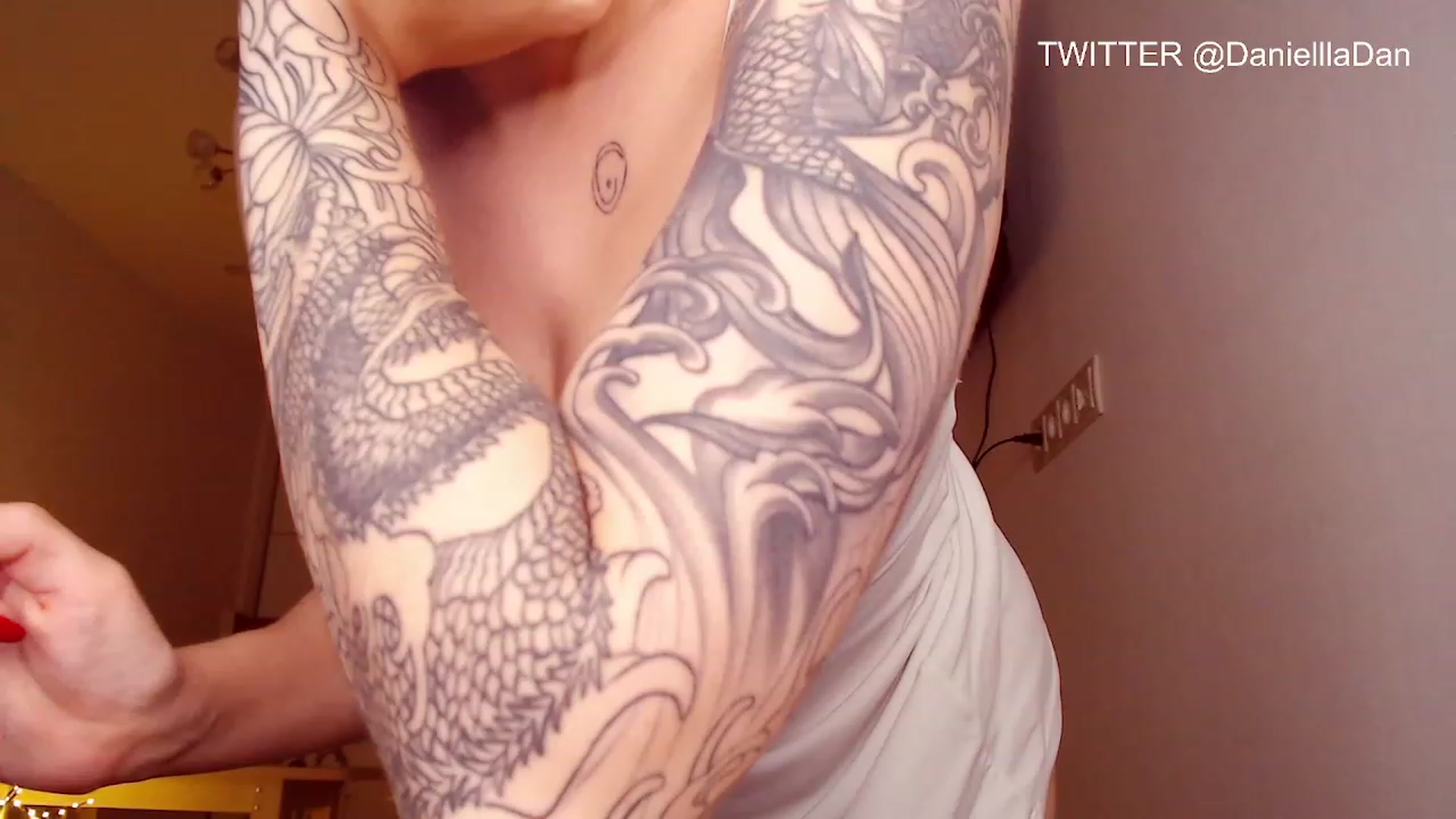 Gallery image thumbnail from Danielladan's myfreecams stream on, 05/17/2023, 16:32 image 20 of 20