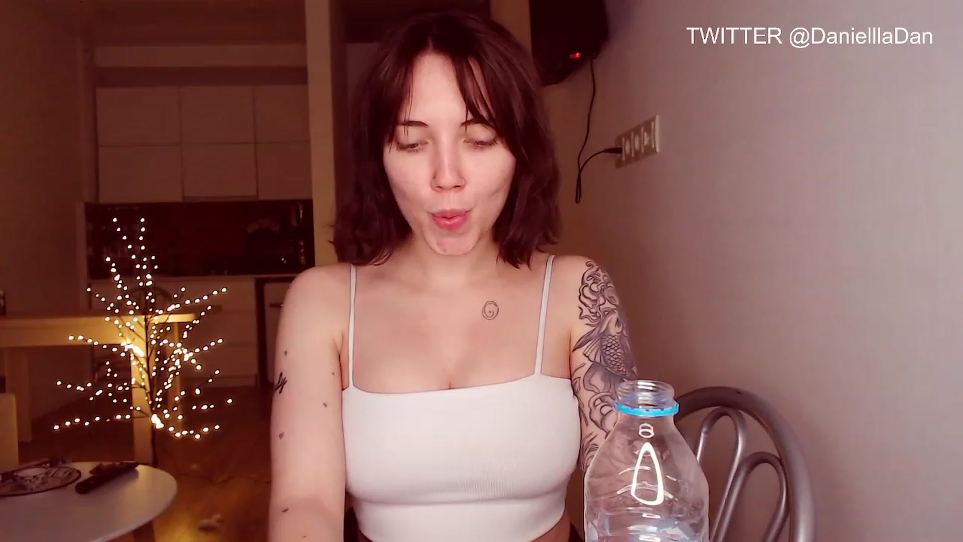 Gallery image thumbnail from Danielladan's myfreecams stream on, 05/19/2023, 15:53 image 11 of 20