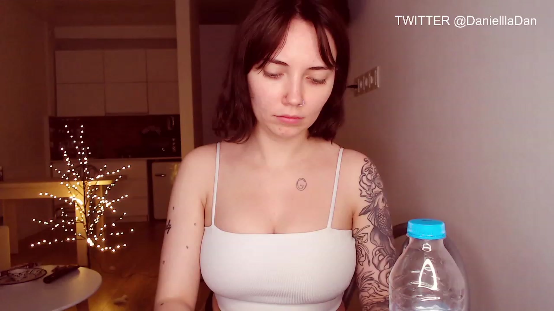 Gallery image thumbnail from Danielladan's myfreecams stream on, 05/19/2023, 15:53 image 12 of 20