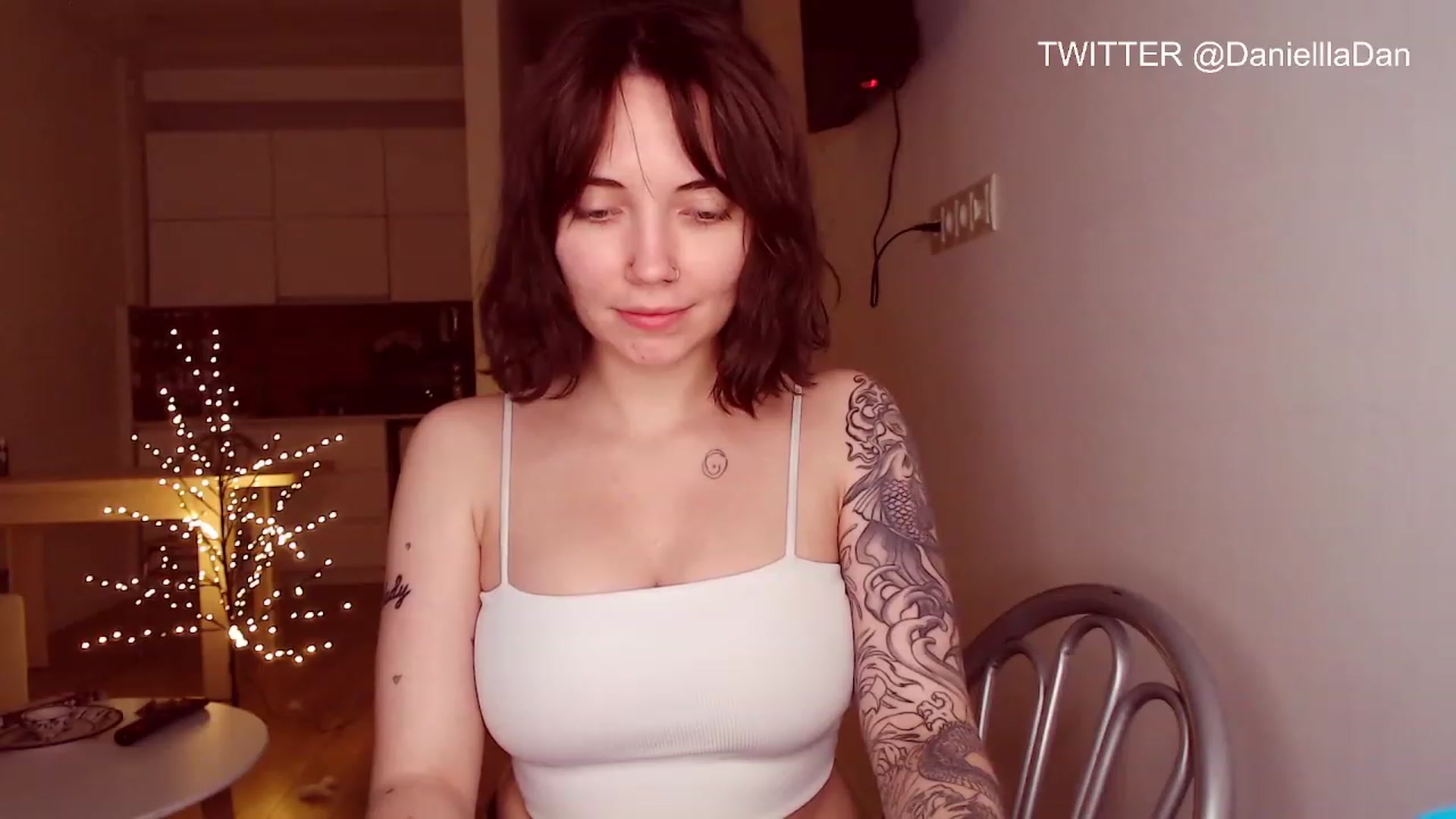 Gallery image thumbnail from Danielladan's myfreecams stream on, 05/19/2023, 15:53 image 9 of 20