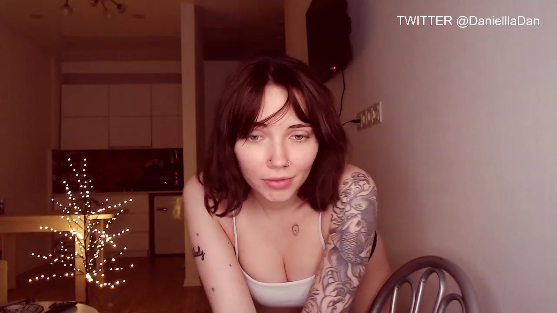 Gallery image thumbnail from Danielladan's myfreecams stream on, 05/19/2023, 15:53 image 8 of 20