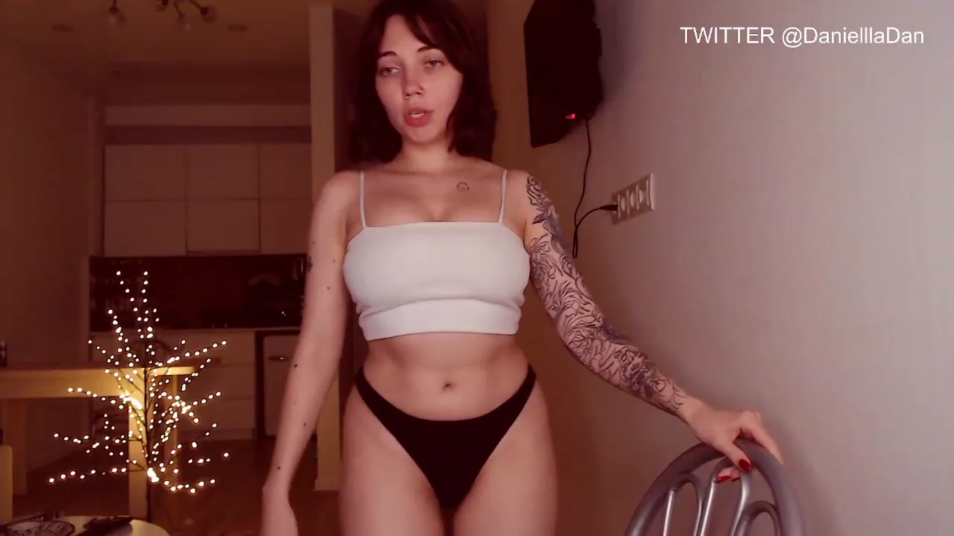 Gallery image thumbnail from Danielladan's myfreecams stream on, 05/19/2023, 15:53 image 7 of 20