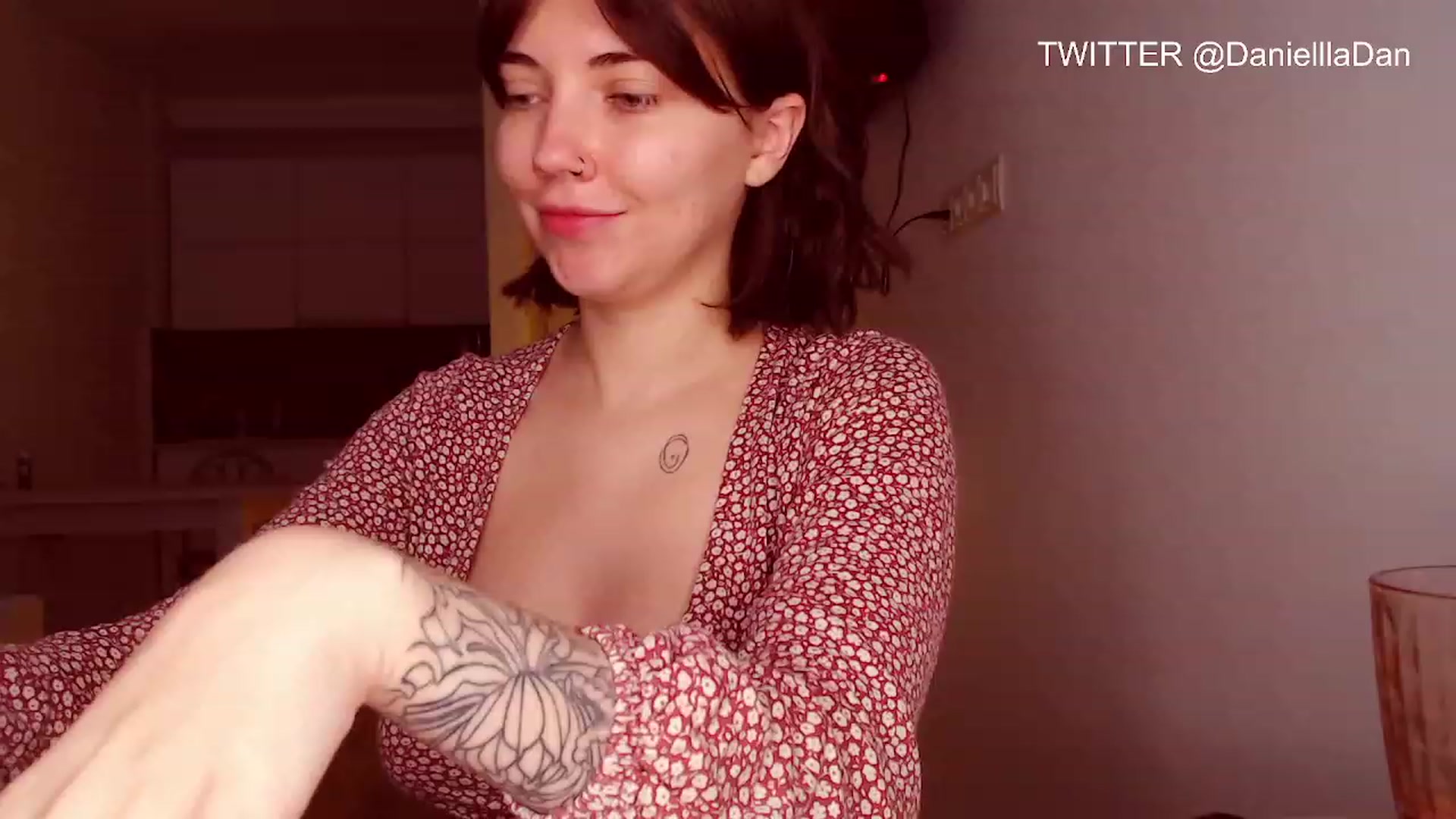 Gallery image thumbnail from Danielladan's myfreecams stream on, 05/20/2023, 11:07 image 17 of 20
