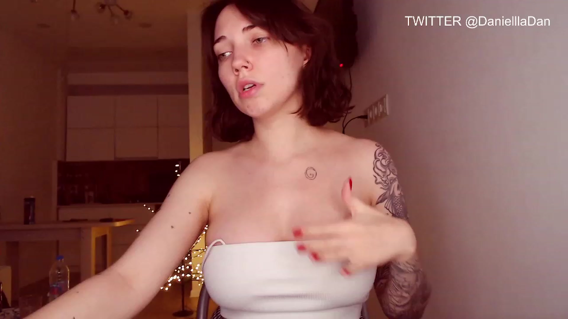 Gallery image thumbnail from Danielladan's myfreecams stream on, 05/21/2023, 16:10 image 10 of 20