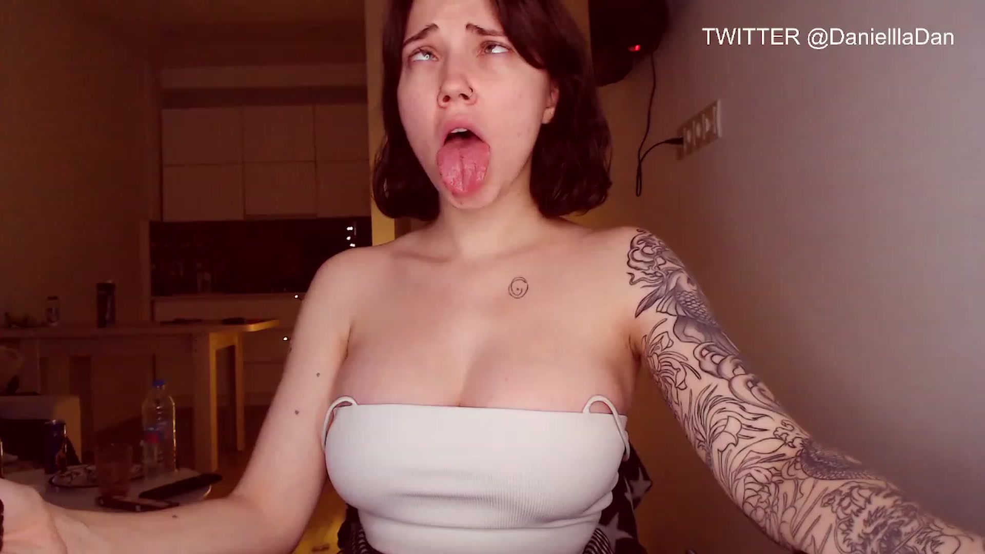 Gallery image thumbnail from Danielladan's myfreecams stream on, 05/21/2023, 16:10 image 18 of 20