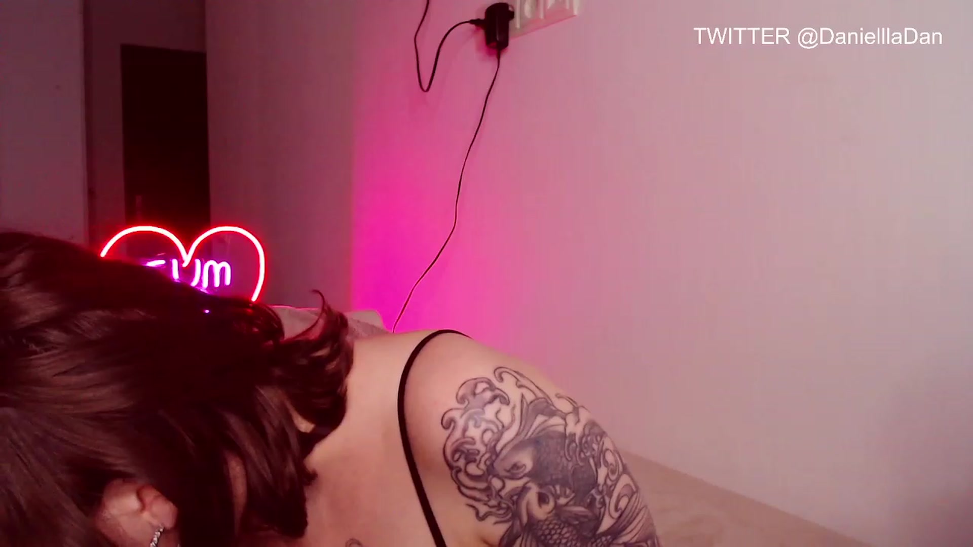 Gallery image thumbnail from Danielladan's myfreecams stream on, 05/24/2023, 16:59 image 18 of 20