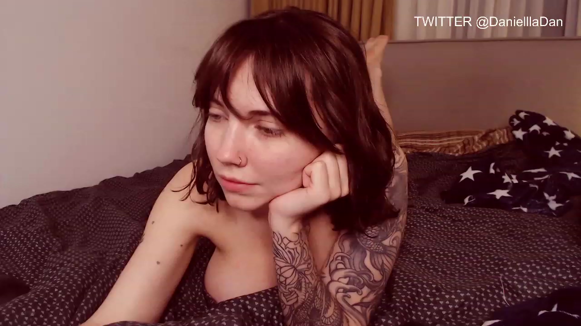 Gallery image thumbnail from Danielladan's myfreecams stream on, 05/28/2023, 18:29 image 10 of 20