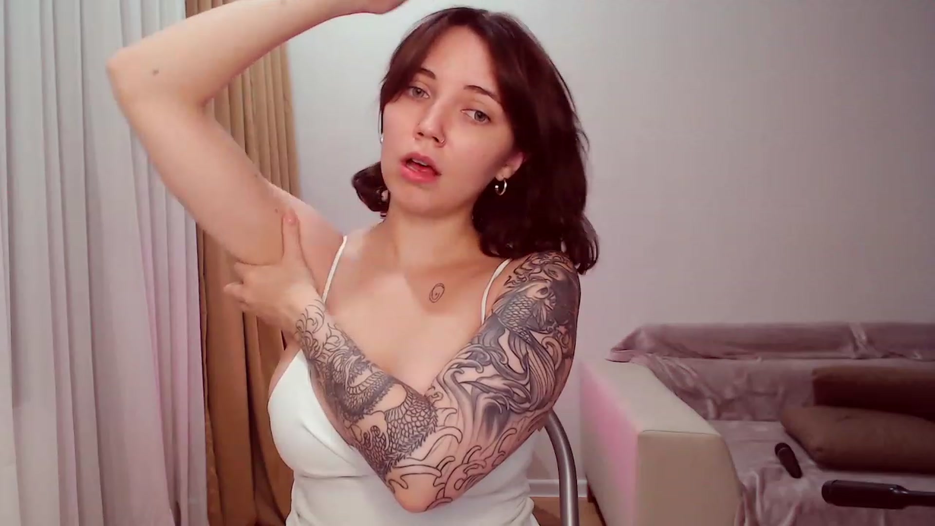 Gallery image thumbnail from Danielladan's myfreecams stream on, 06/14/2023, 19:20 image 15 of 20
