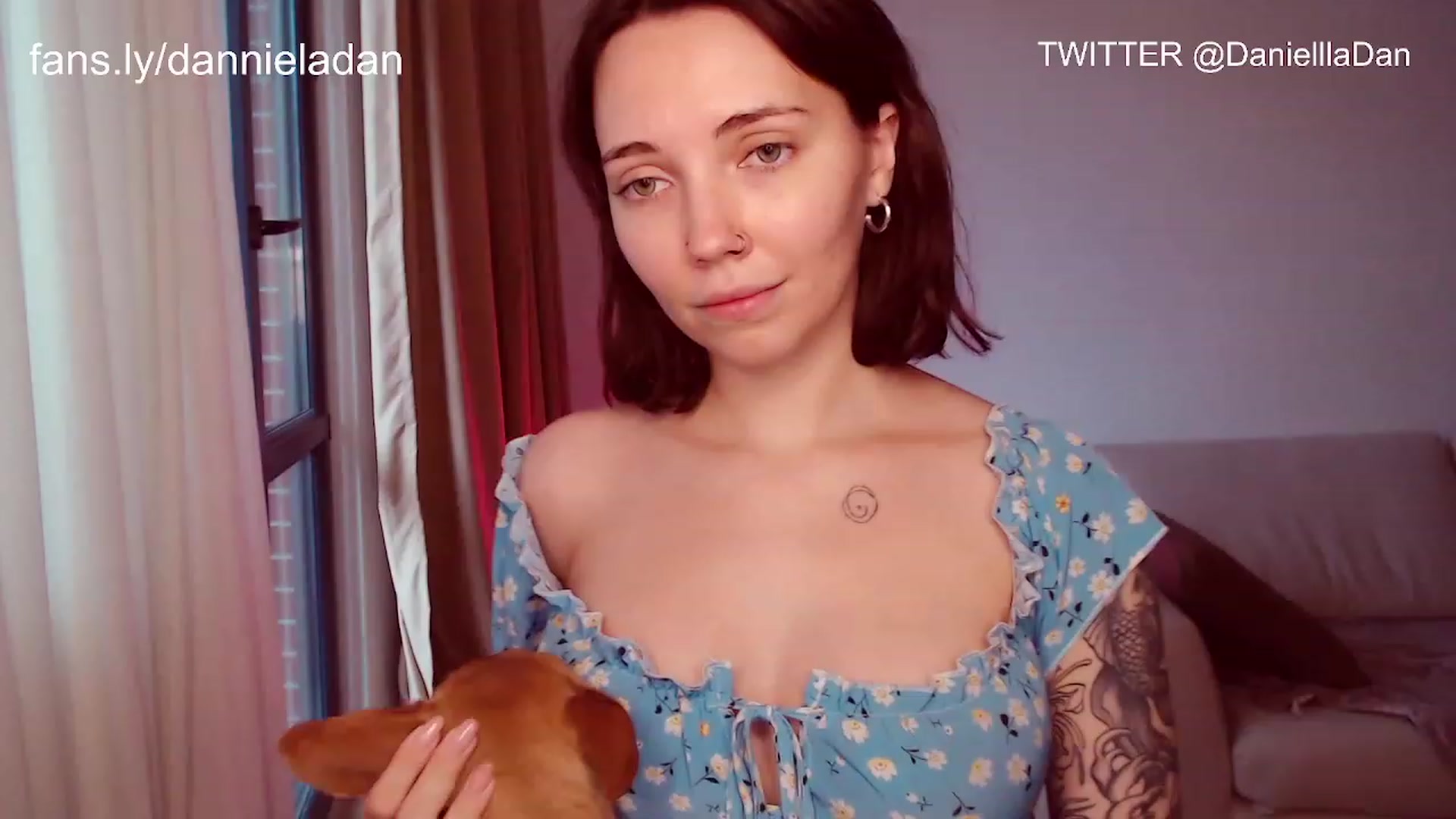 Gallery image thumbnail from Danielladan's myfreecams stream on, 06/19/2023, 14:37 image 13 of 20