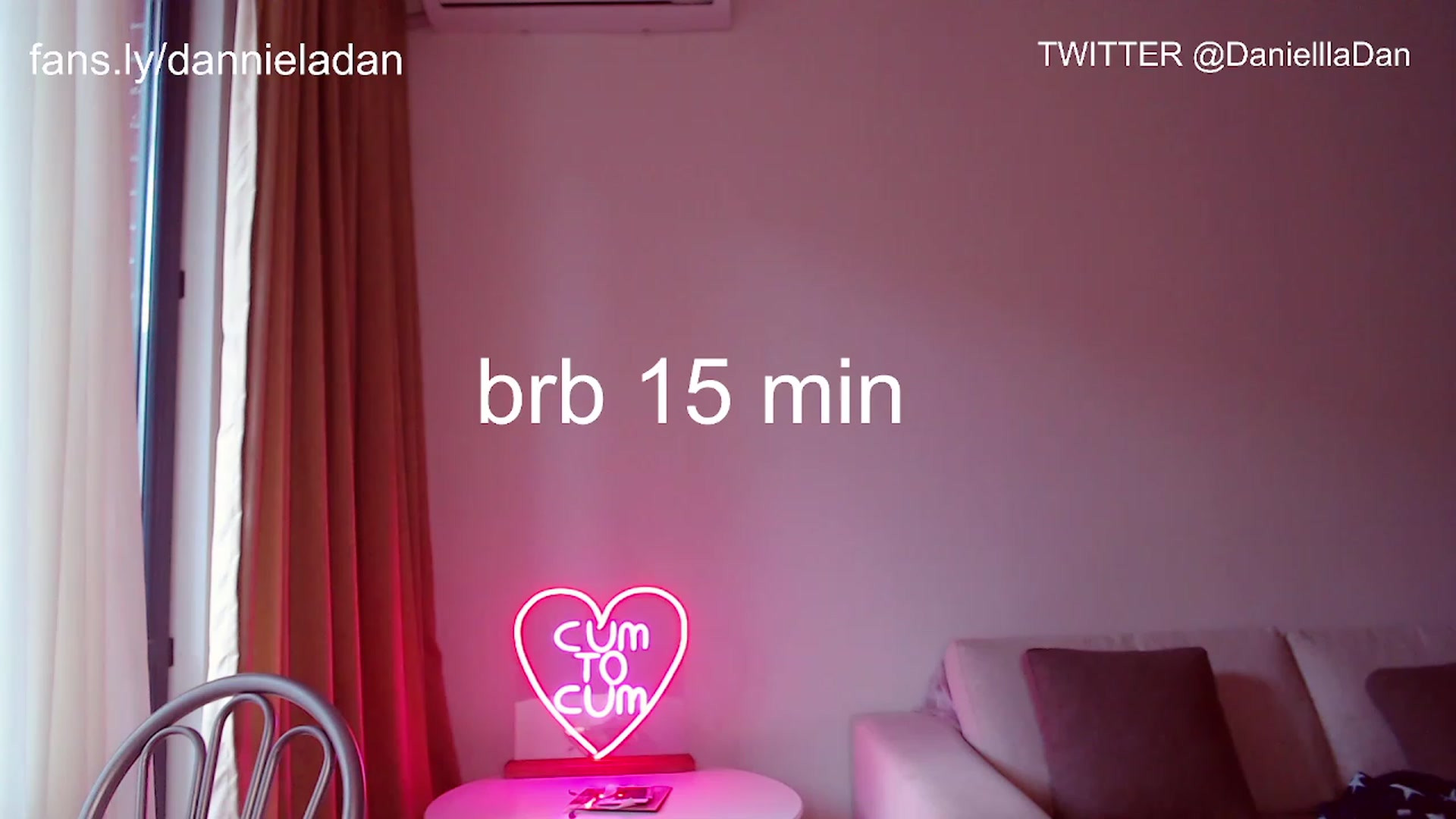 Gallery image thumbnail from Danielladan's myfreecams stream on, 06/21/2023, 16:08 image 2 of 20