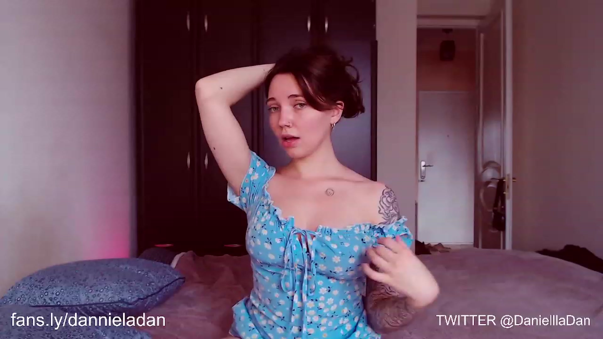 Gallery image thumbnail from Danielladan's myfreecams stream on, 06/28/2023, 14:17 image 19 of 20