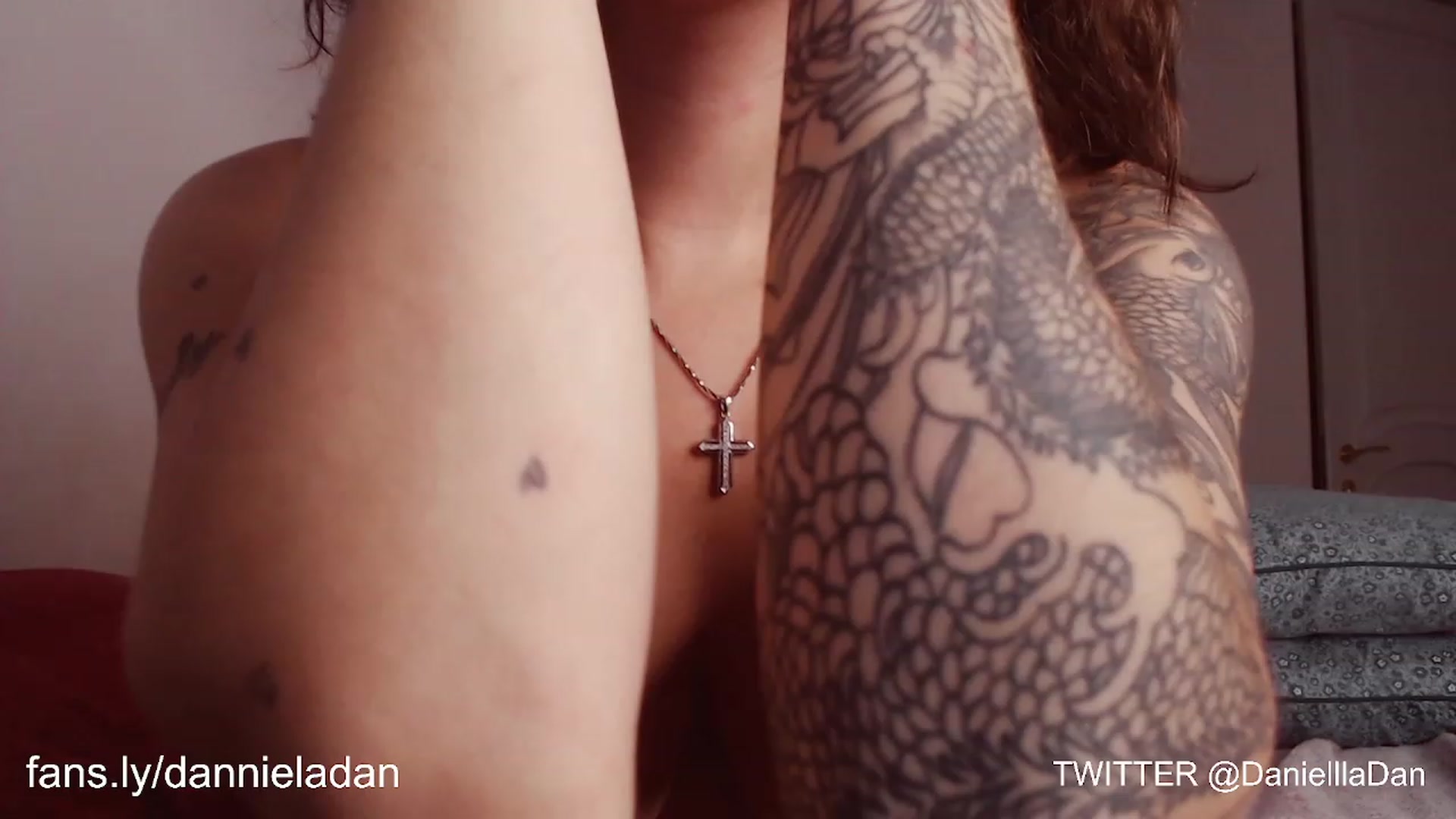 Gallery image thumbnail from Danielladan's myfreecams stream on, 08/15/2023, 18:06 image 10 of 20