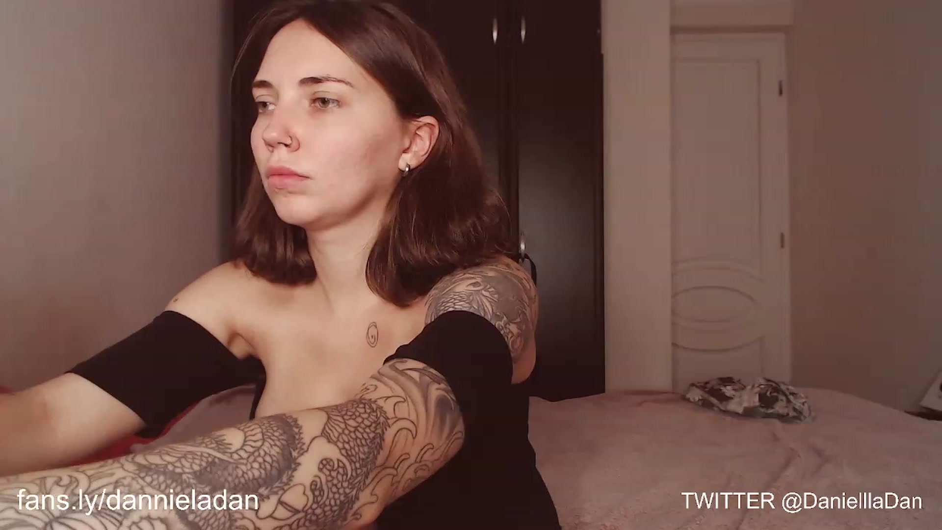 Gallery image thumbnail from Danielladan's myfreecams stream on, 09/05/2023, 17:36 image 13 of 20
