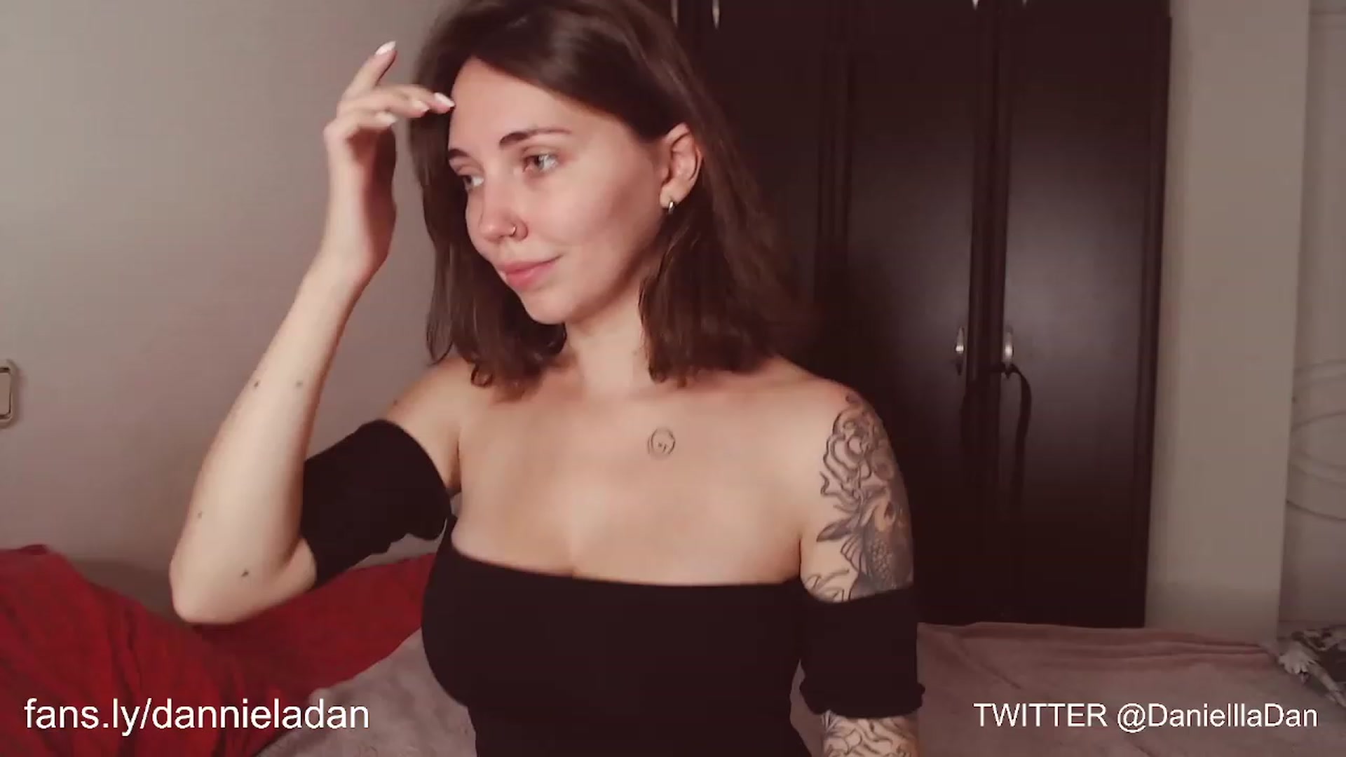 Gallery image thumbnail from Danielladan's myfreecams stream on, 09/05/2023, 17:36 image 3 of 20