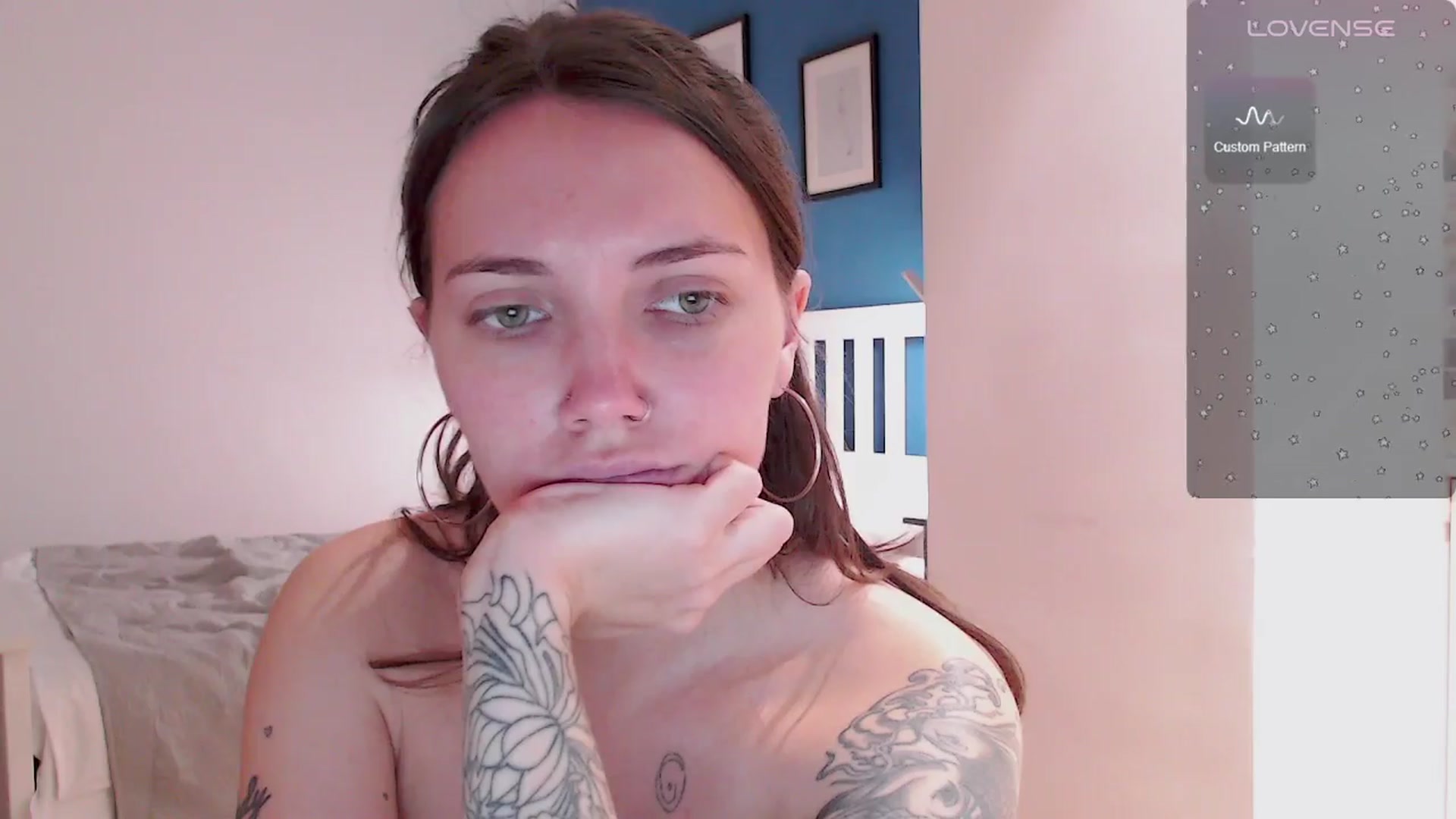 Gallery image thumbnail from Danielladan's myfreecams stream on, 04/08/2024, 11:05 image 16 of 20