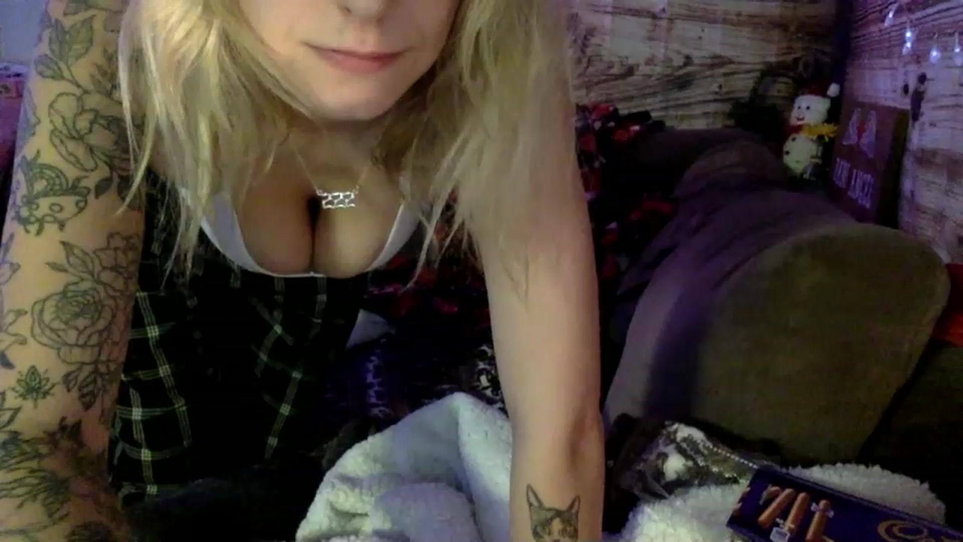 Gallery image thumbnail from DaniiAngel's myfreecams stream on, 12/06/2022, 21:58 image 8 of 20