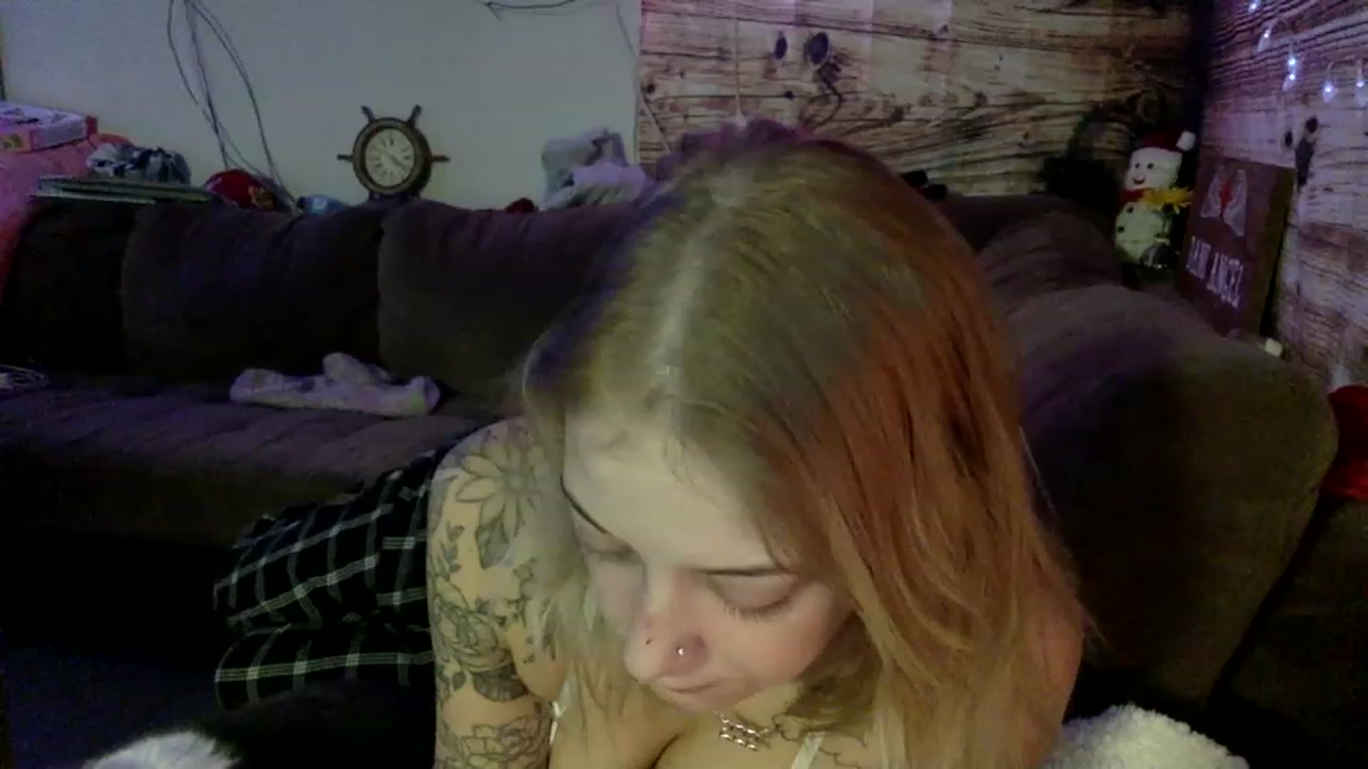 Gallery image thumbnail from DaniiAngel's myfreecams stream on, 12/06/2022, 21:58 image 16 of 20