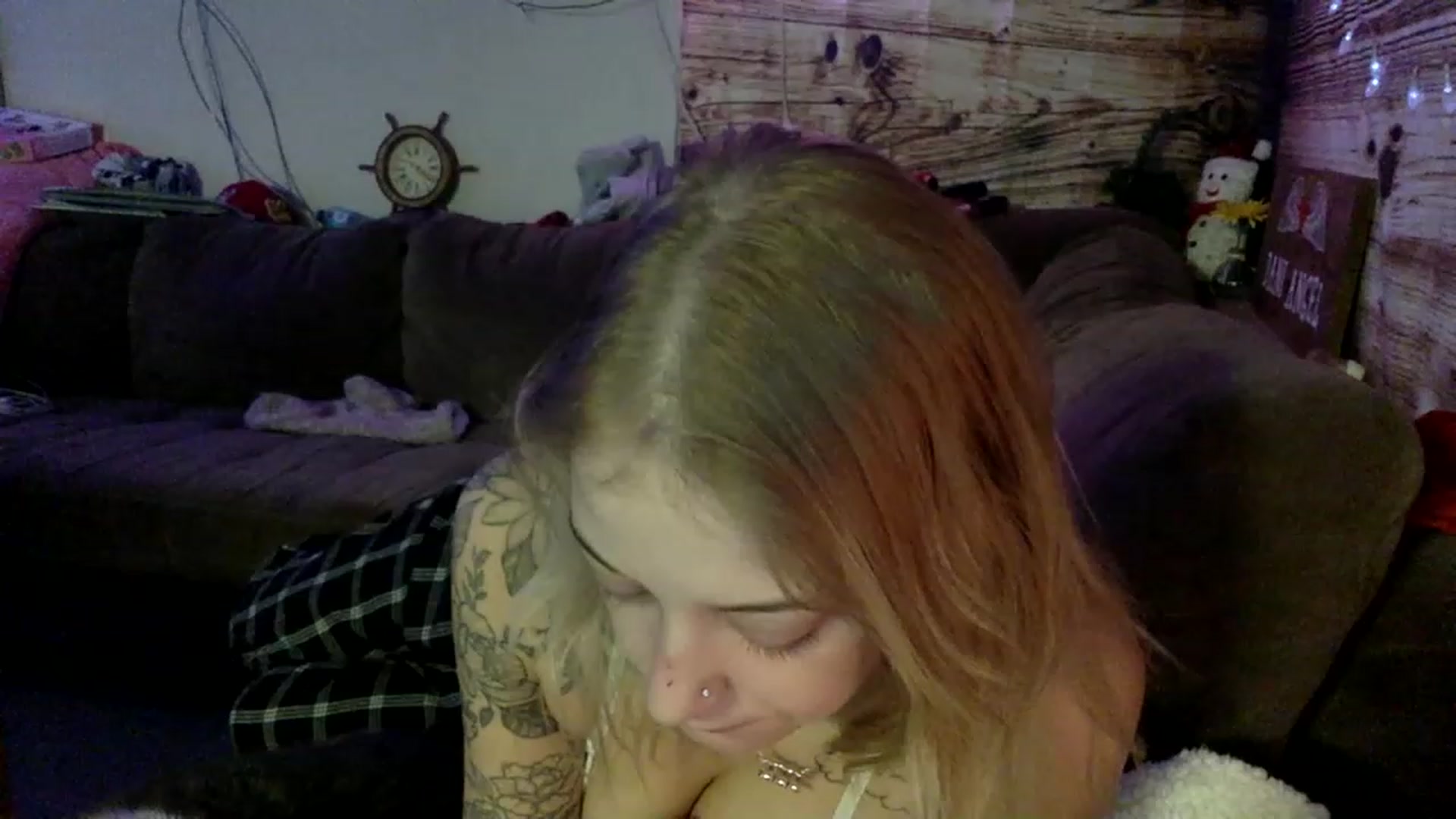 Gallery image thumbnail from DaniiAngel's myfreecams stream on, 12/06/2022, 21:58 image 15 of 20