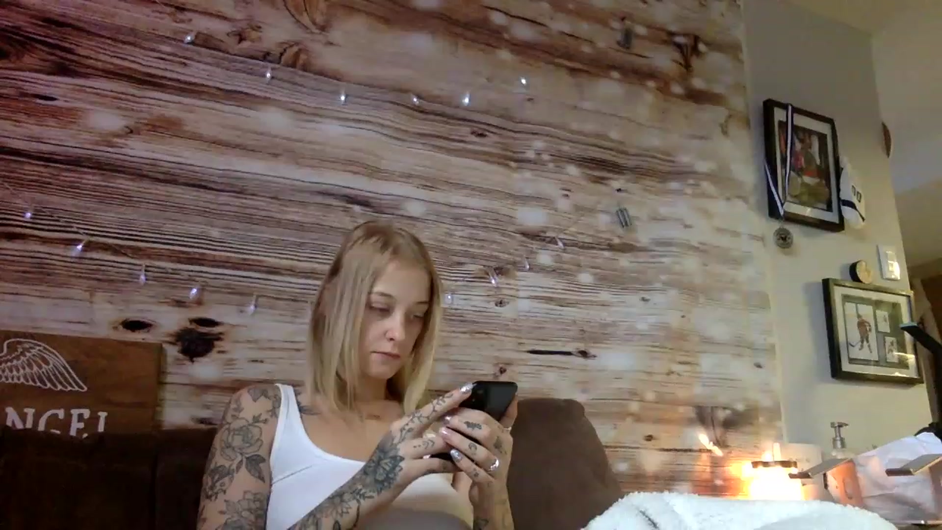 Gallery image thumbnail from DaniiAngel's myfreecams stream on, 12/07/2022, 17:04 image 14 of 20