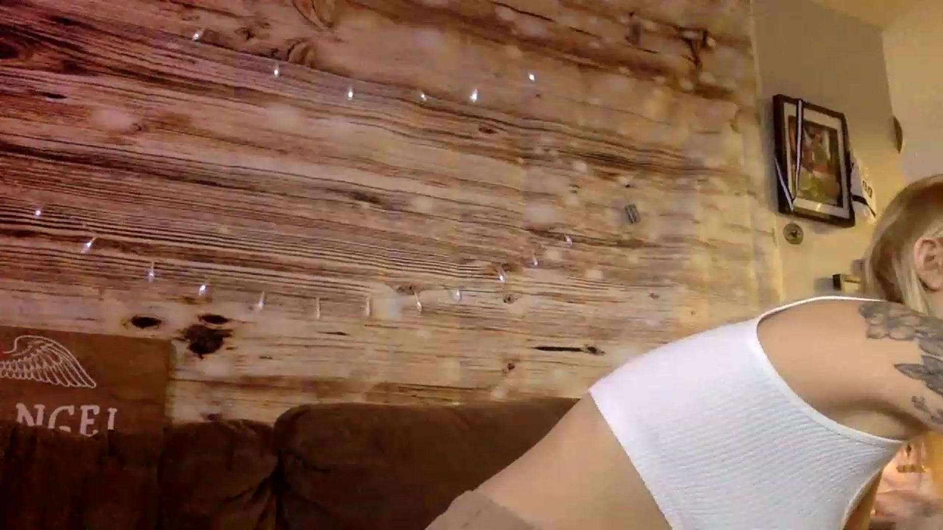 Gallery image thumbnail from DaniiAngel's myfreecams stream on, 12/07/2022, 17:04 image 20 of 20