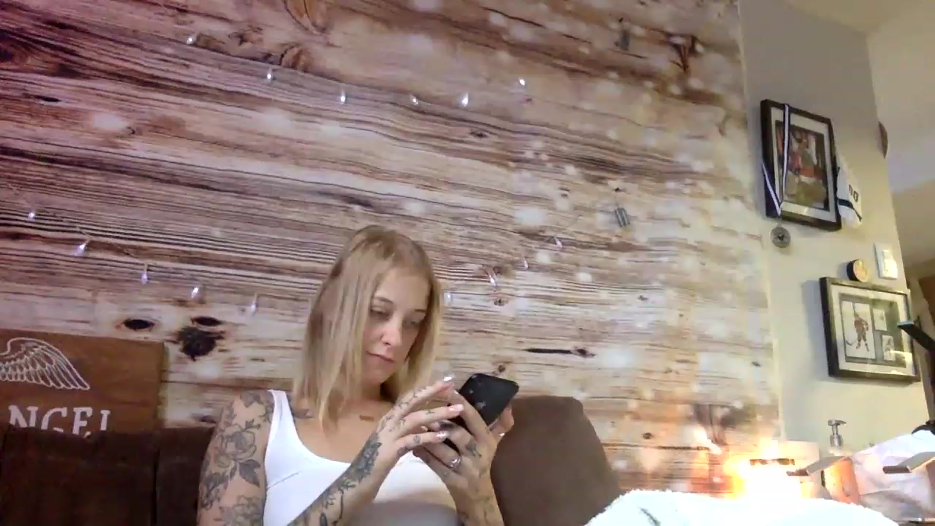 Gallery image thumbnail from DaniiAngel's myfreecams stream on, 12/07/2022, 17:04 image 15 of 20