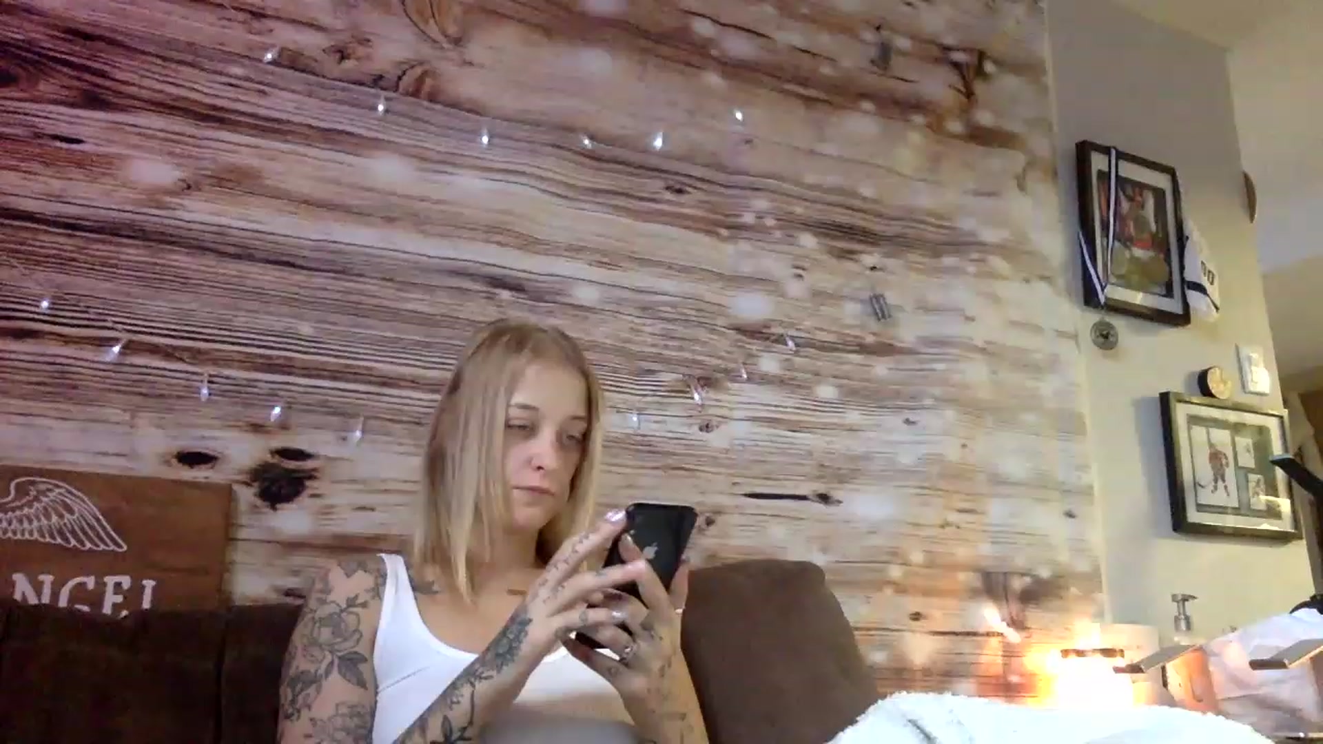 Gallery image thumbnail from DaniiAngel's myfreecams stream on, 12/07/2022, 17:04 image 16 of 20