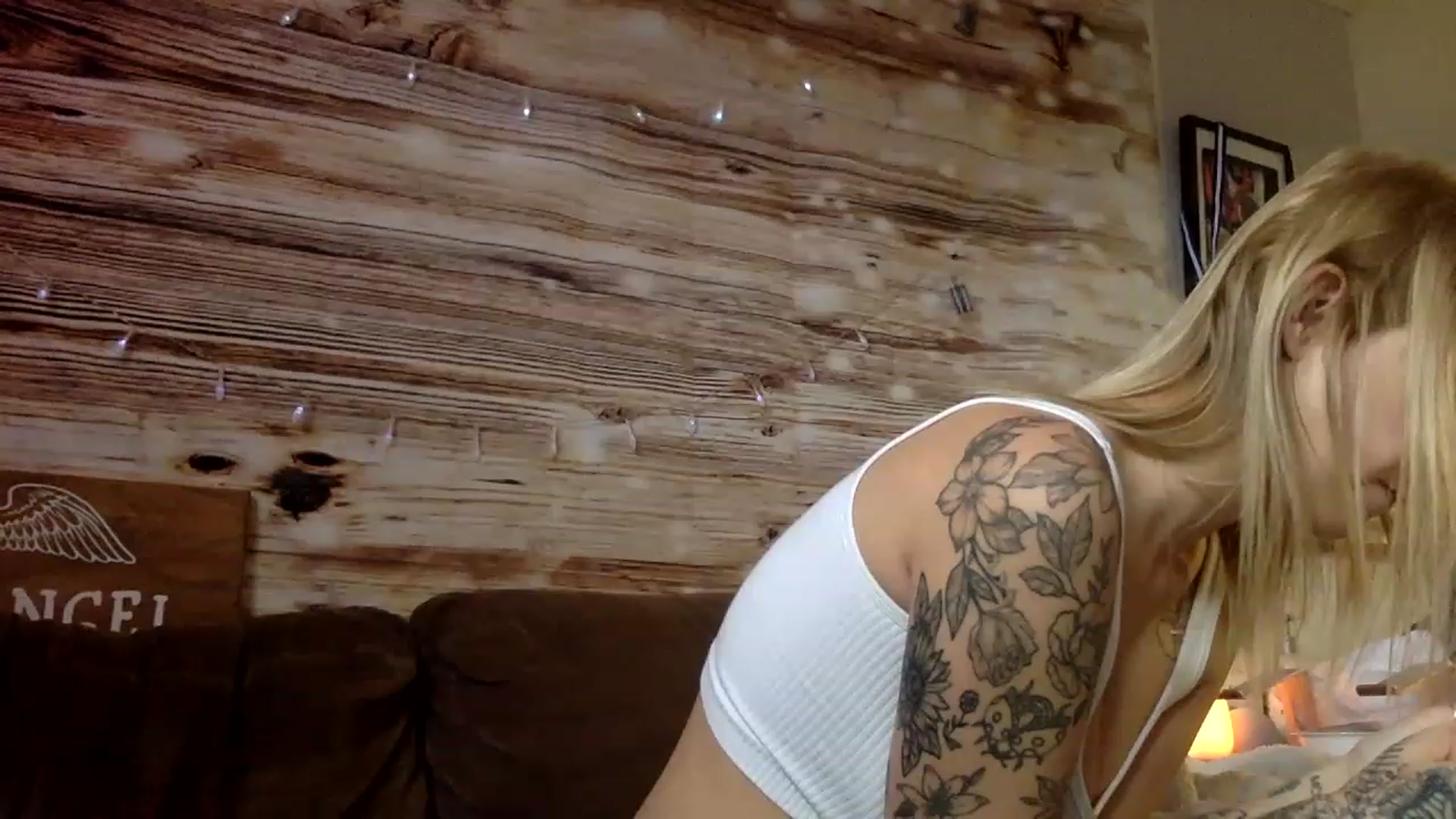 Gallery image thumbnail from DaniiAngel's myfreecams stream on, 12/07/2022, 18:28 image 11 of 20