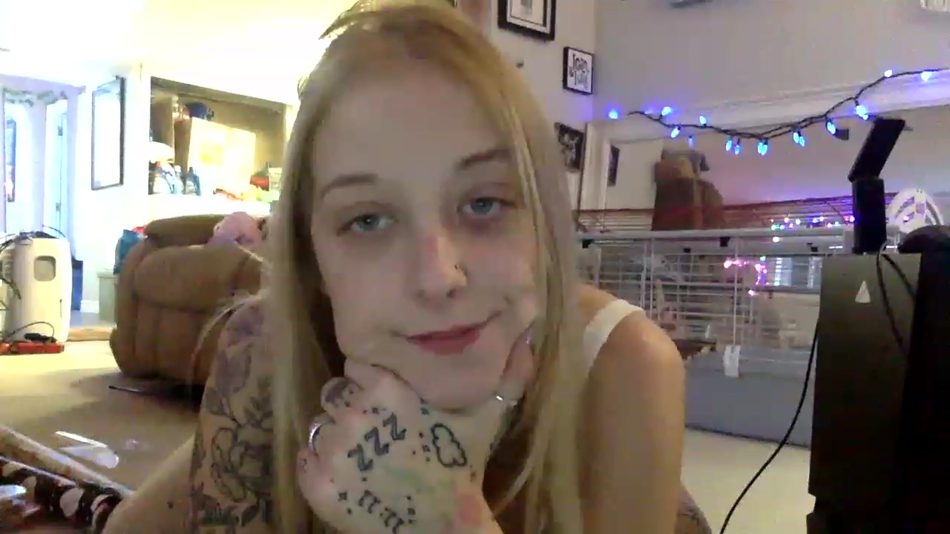 Gallery image thumbnail from DaniiAngel's myfreecams stream on, 12/07/2022, 21:03 image 17 of 20