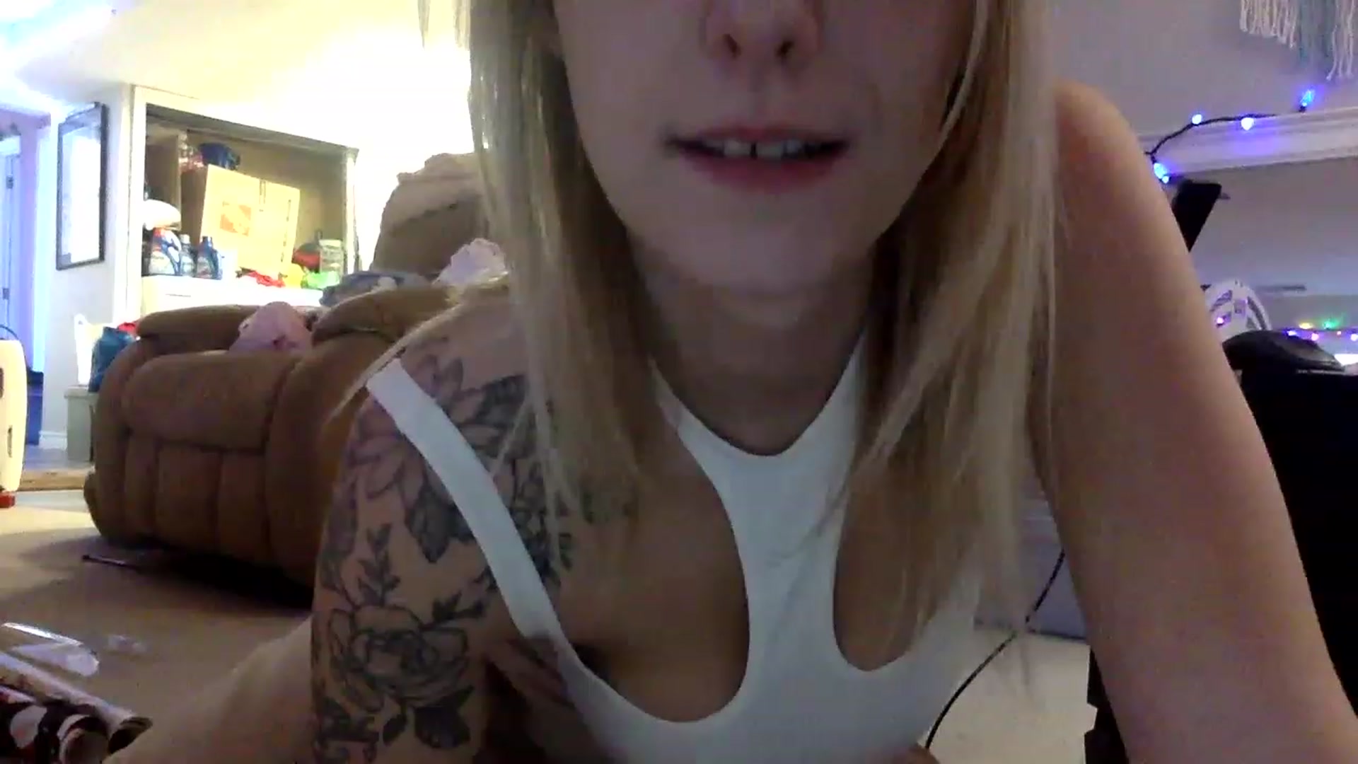 Gallery image thumbnail from DaniiAngel's myfreecams stream on, 12/07/2022, 21:03 image 15 of 20