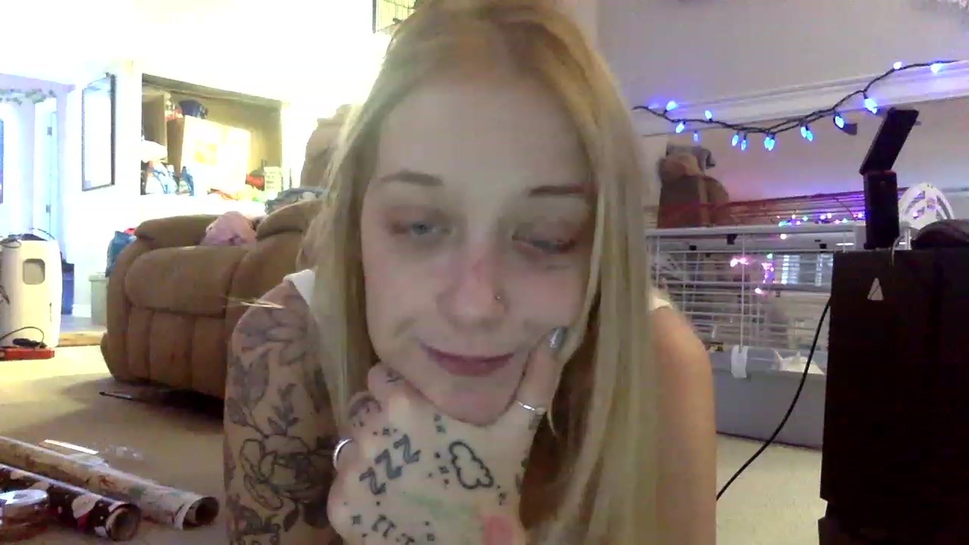 Gallery image thumbnail from DaniiAngel's myfreecams stream on, 12/07/2022, 21:03 image 10 of 20