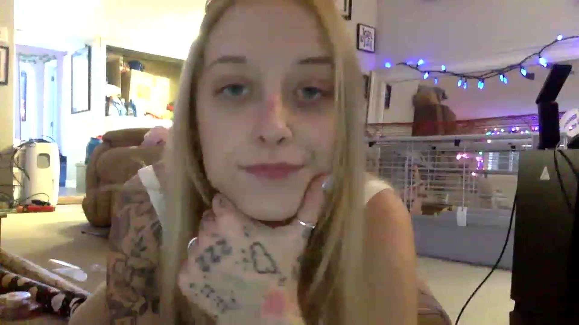 Gallery image thumbnail from DaniiAngel's myfreecams stream on, 12/07/2022, 21:03 image 18 of 20
