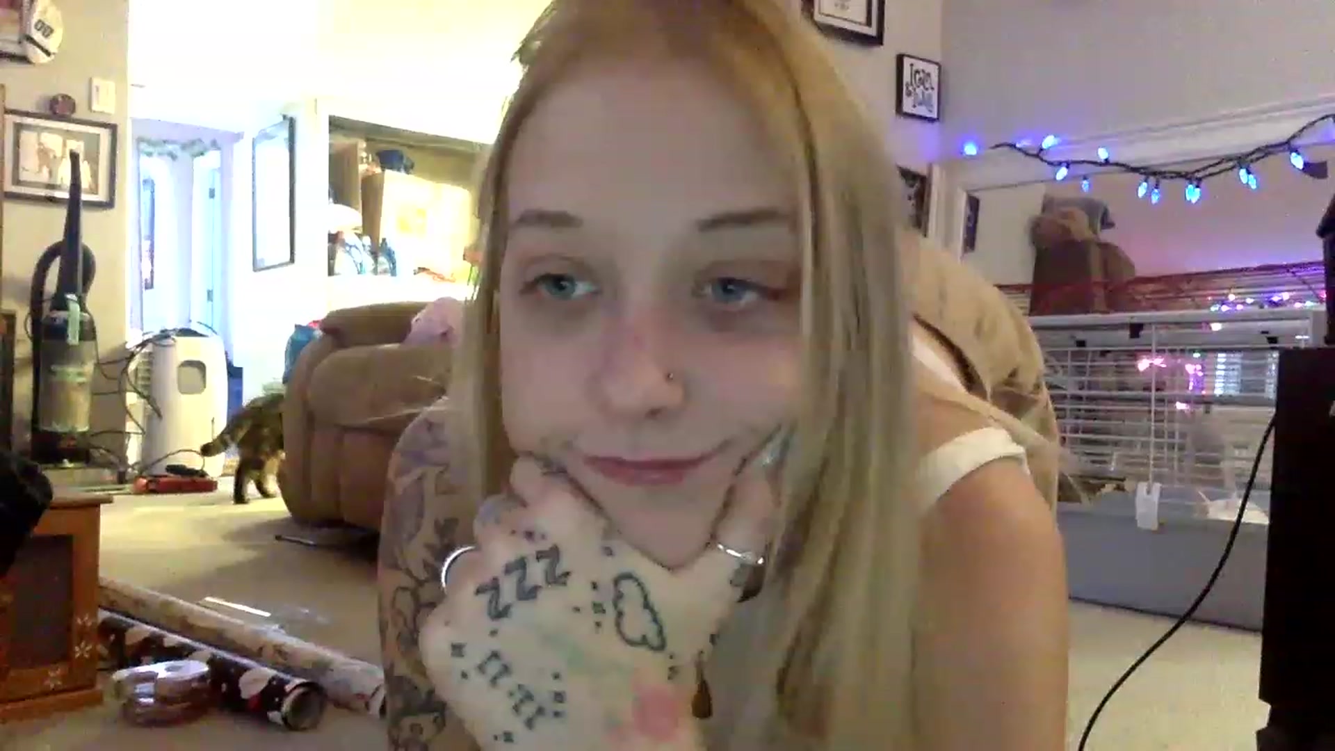 Gallery image thumbnail from DaniiAngel's myfreecams stream on, 12/07/2022, 21:03 image 9 of 20