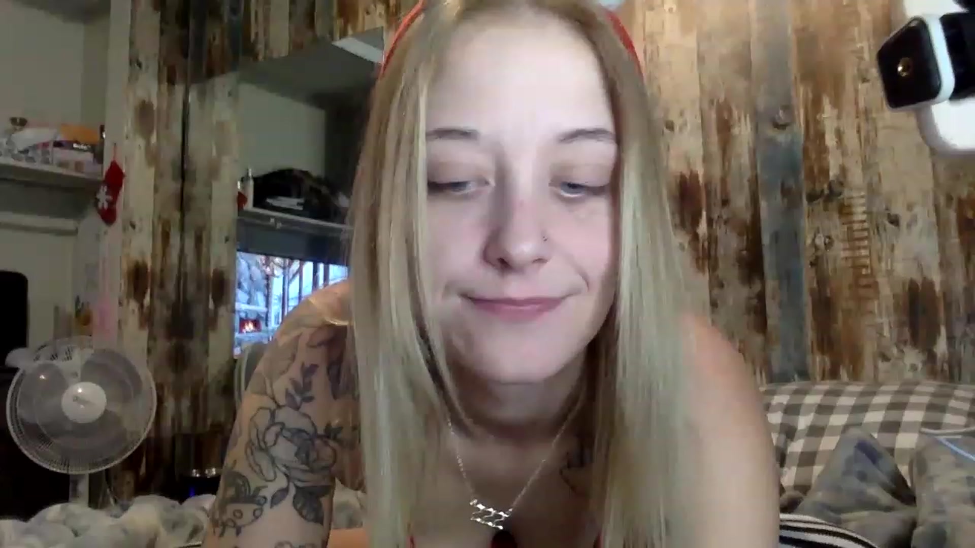 Gallery image thumbnail from DaniiAngel's myfreecams stream on, 12/23/2022, 05:01 image 8 of 20