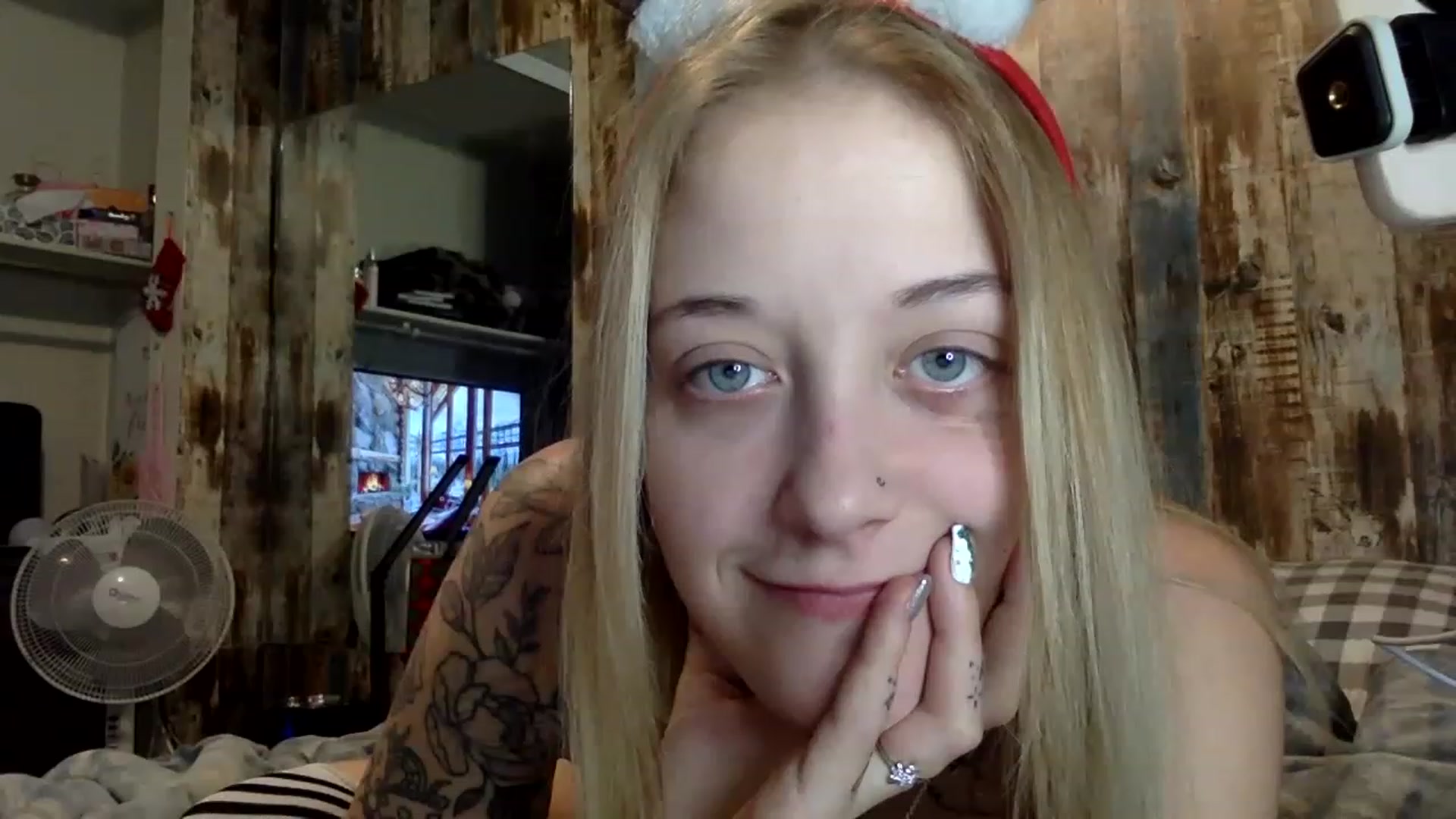 Gallery image thumbnail from DaniiAngel's myfreecams stream on, 12/23/2022, 05:01 image 7 of 20