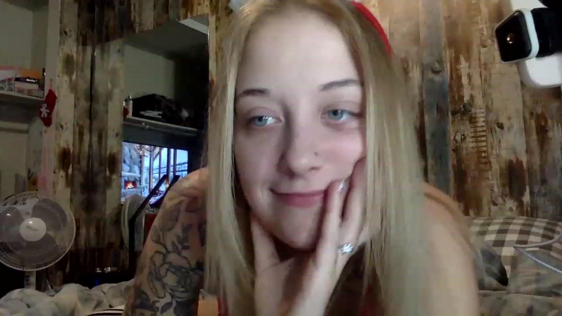 Gallery image thumbnail from DaniiAngel's myfreecams stream on, 12/23/2022, 05:01 image 6 of 20