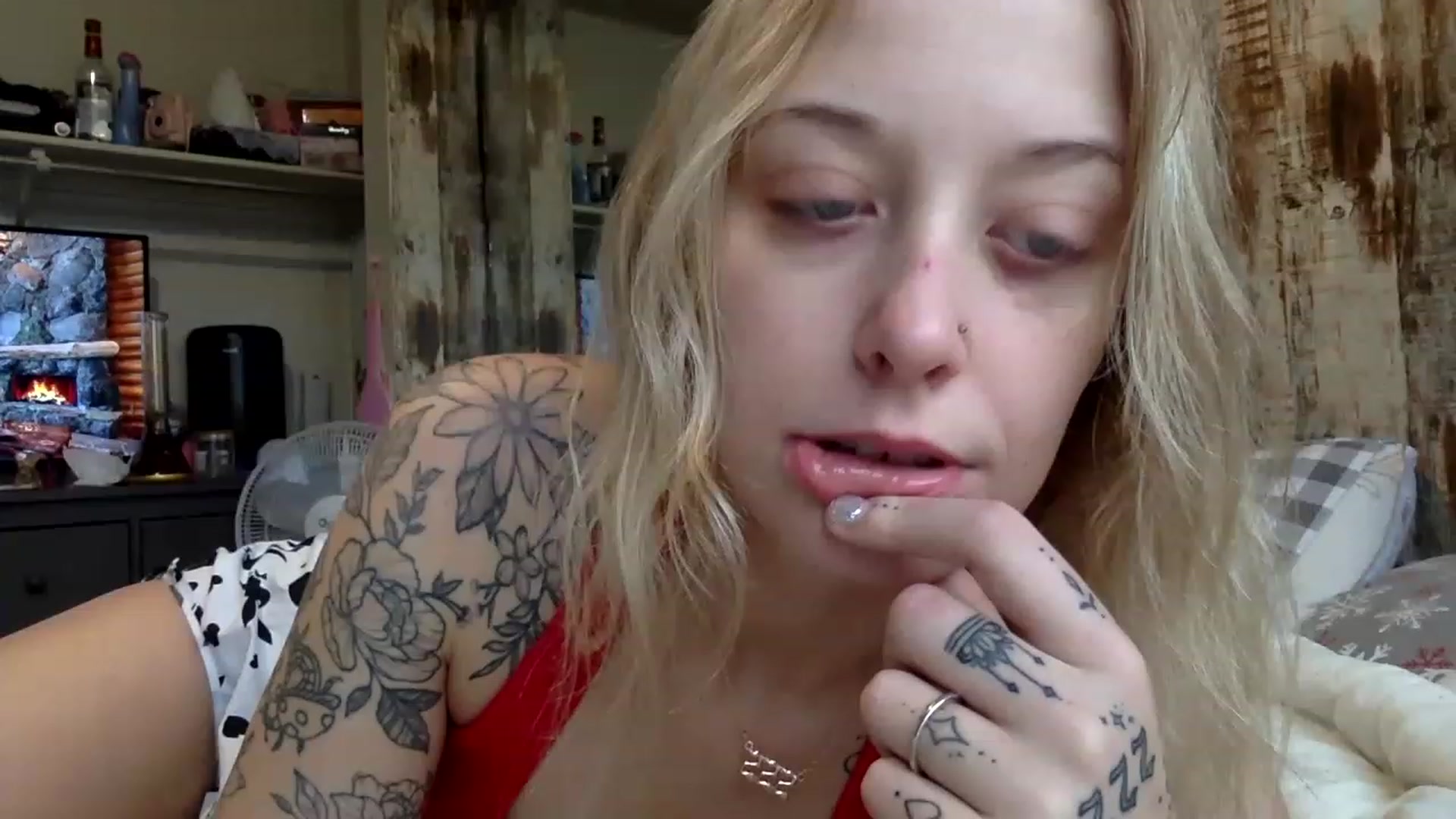 Gallery image thumbnail from DaniiAngel's myfreecams stream on, 01/03/2023, 20:05 image 4 of 20