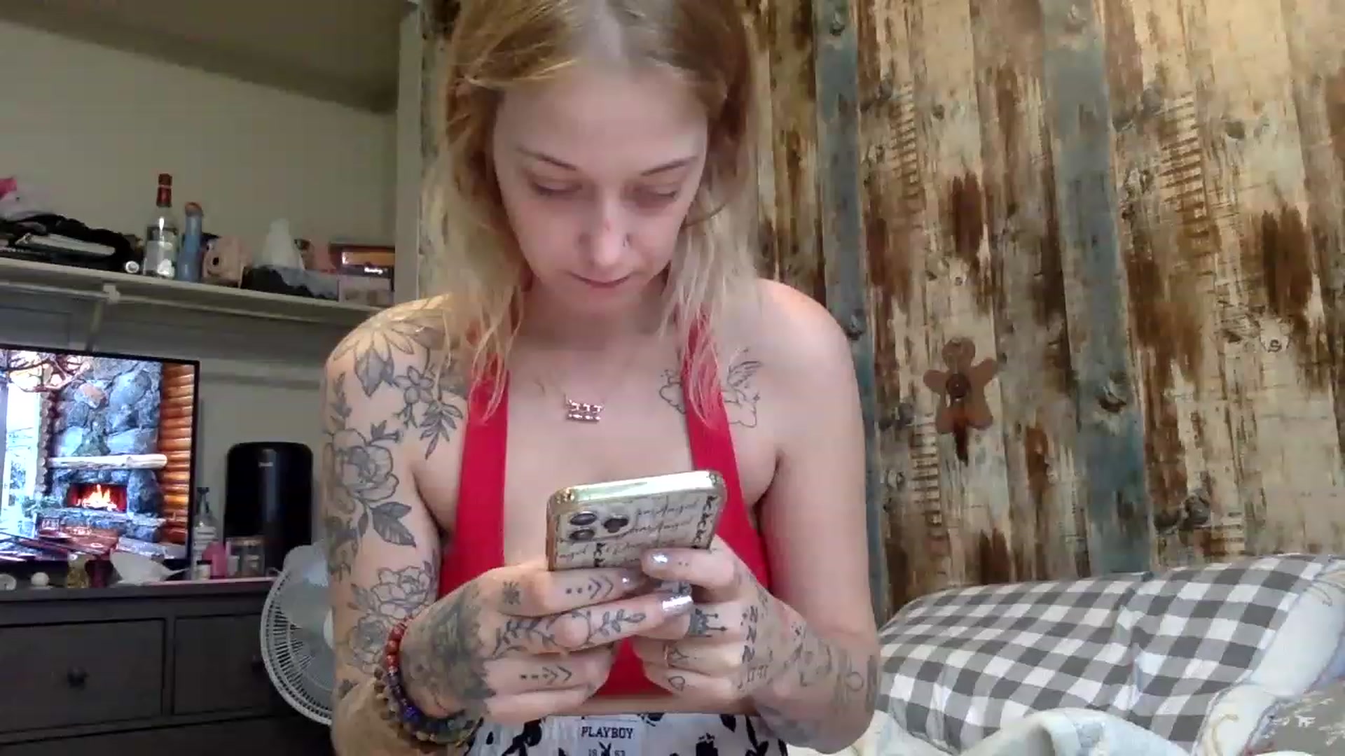 Gallery image thumbnail from DaniiAngel's myfreecams stream on, 01/03/2023, 20:05 image 20 of 20