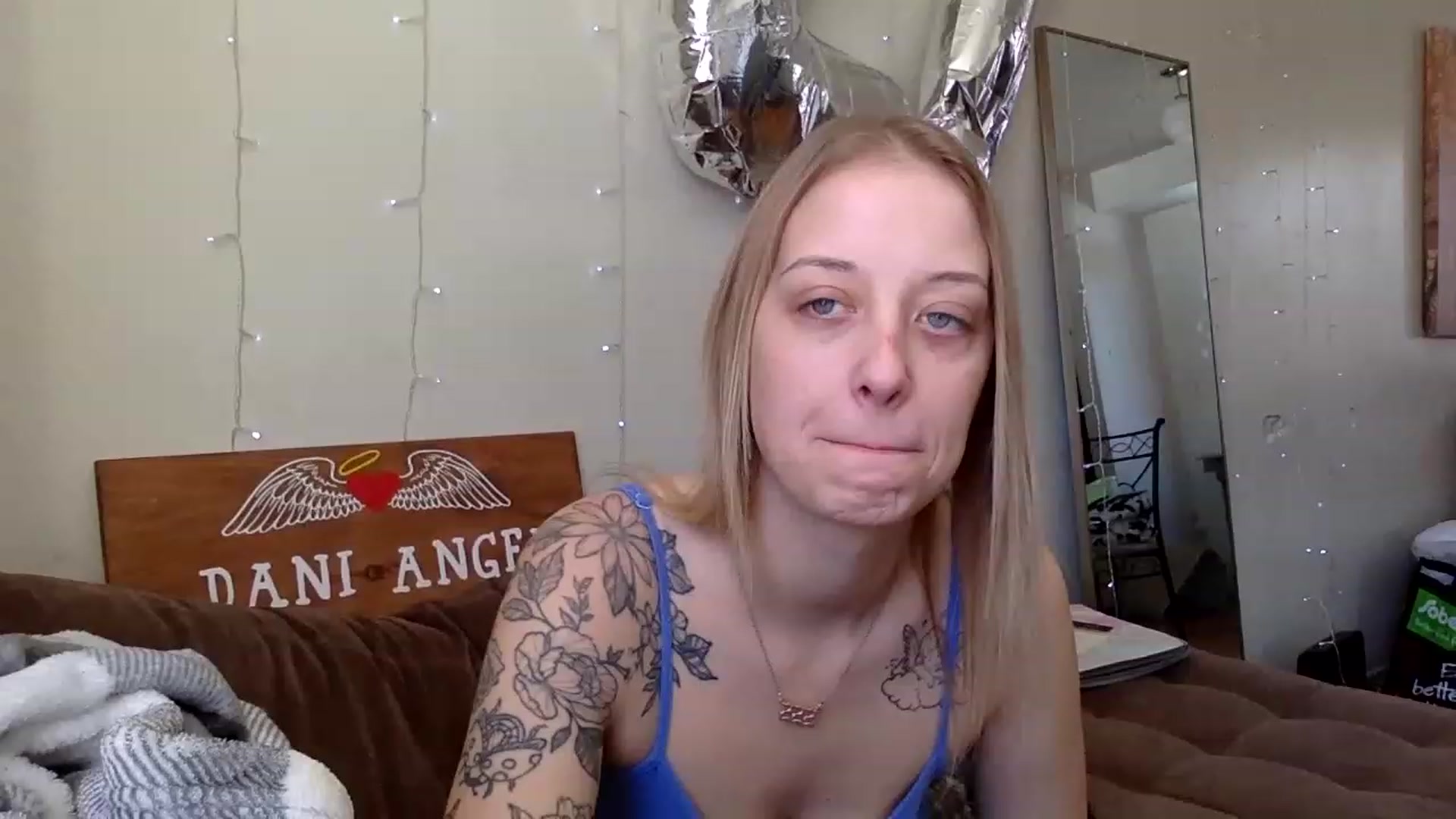 Gallery image thumbnail from DaniiAngel's myfreecams stream on, 03/08/2023, 17:34 image 6 of 20