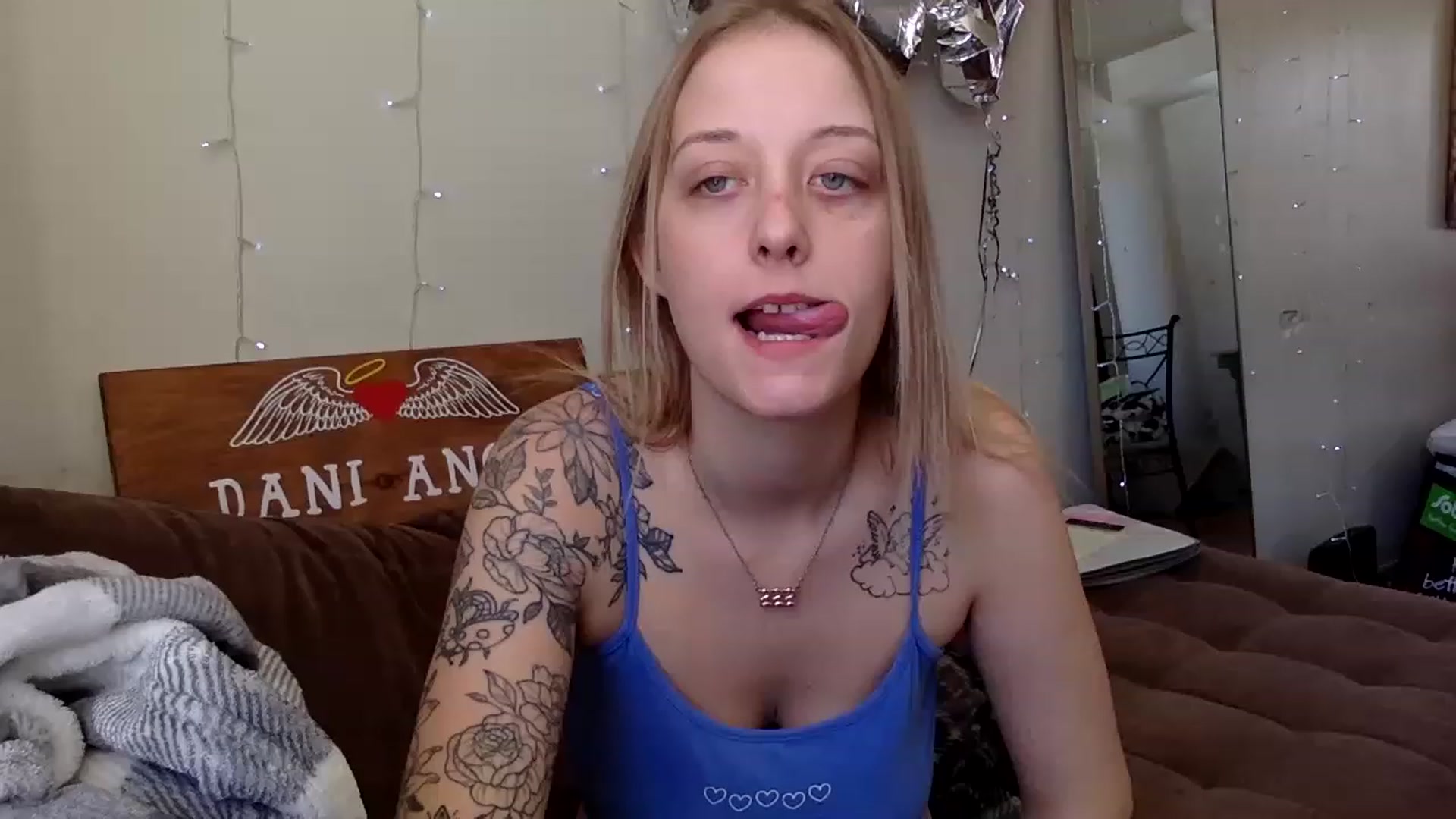 Gallery image thumbnail from DaniiAngel's myfreecams stream on, 03/08/2023, 17:34 image 8 of 20