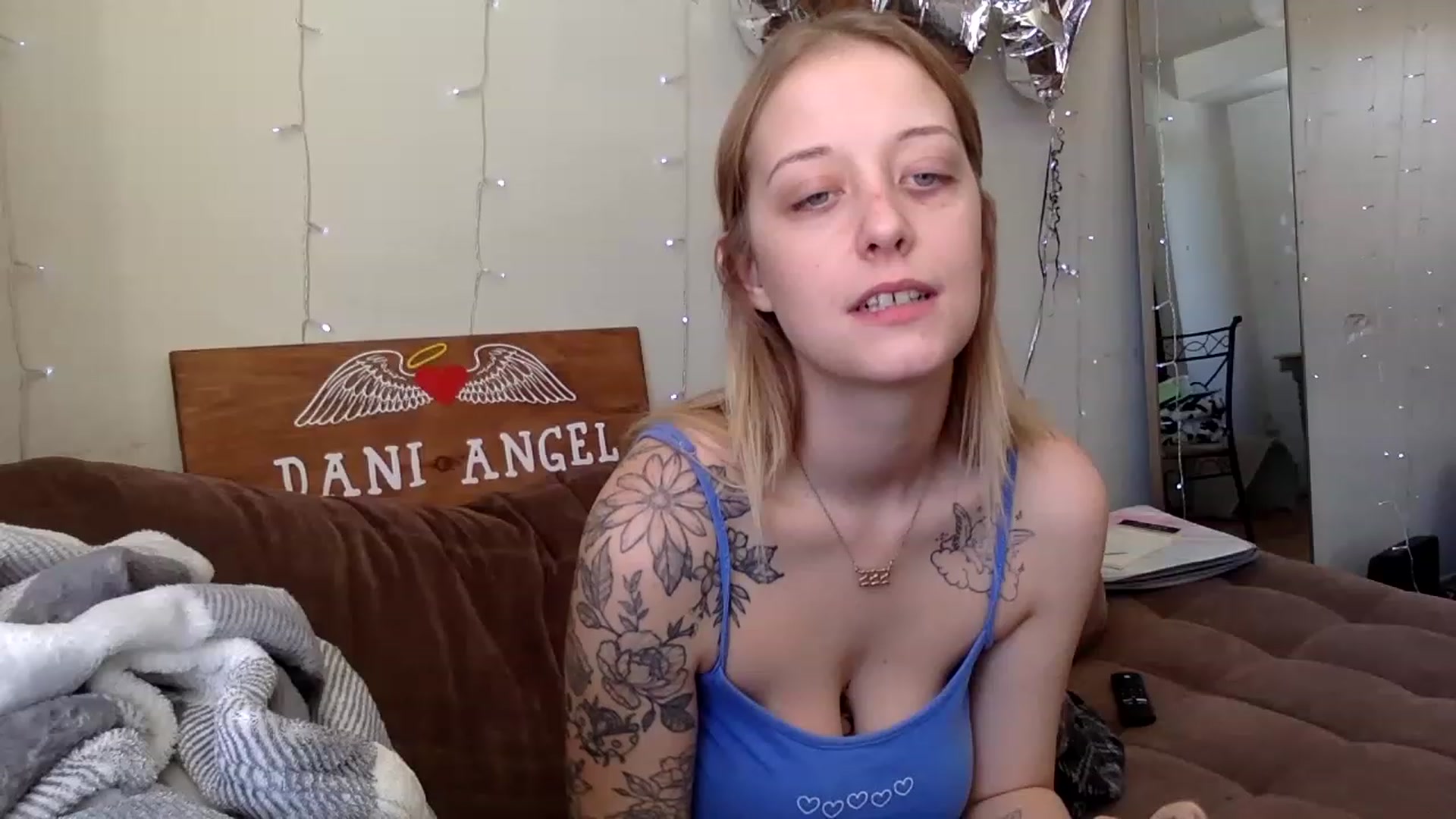 Gallery image thumbnail from DaniiAngel's myfreecams stream on, 03/08/2023, 17:34 image 5 of 20
