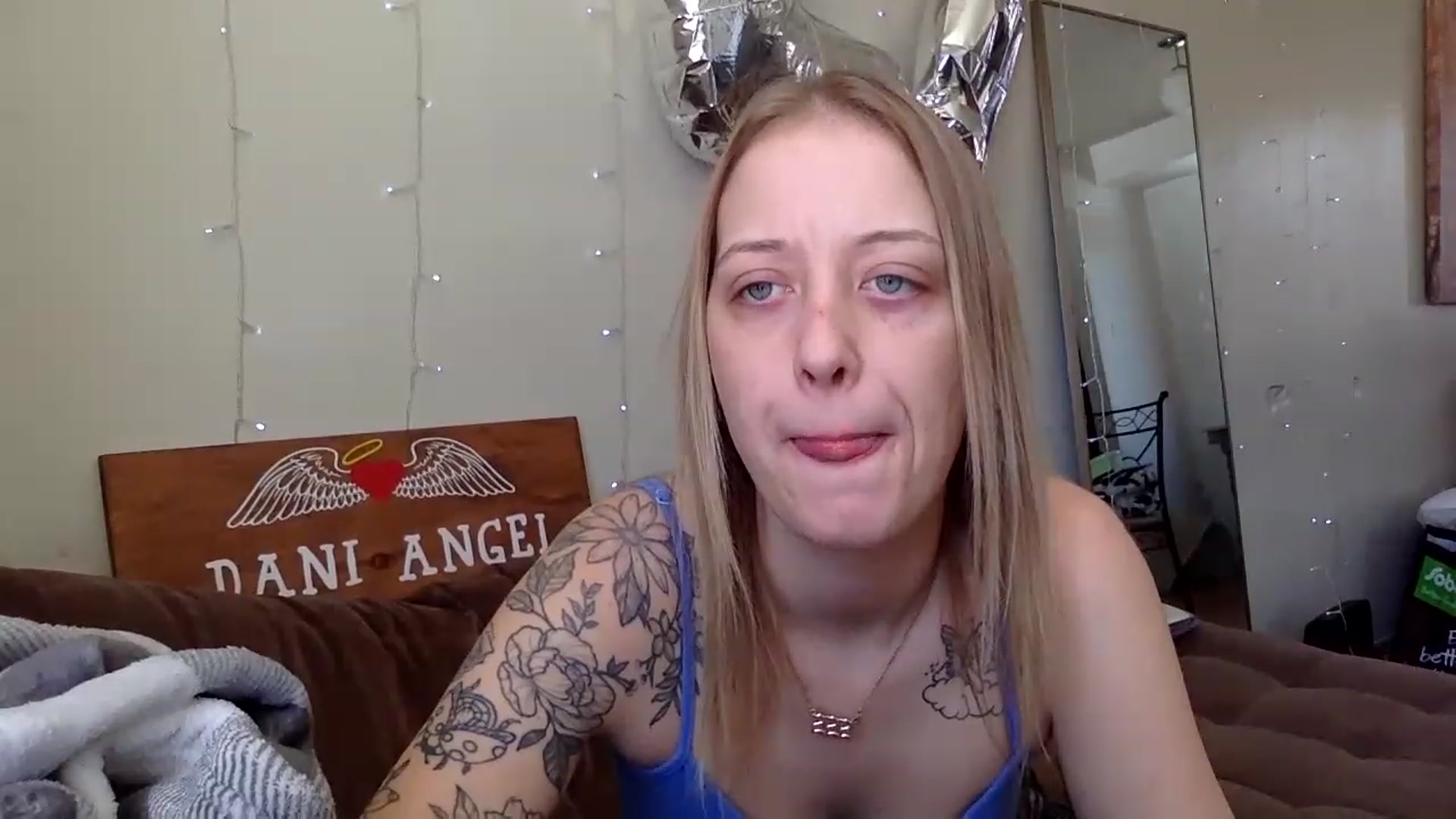 Gallery image thumbnail from DaniiAngel's myfreecams stream on, 03/08/2023, 17:34 image 13 of 20