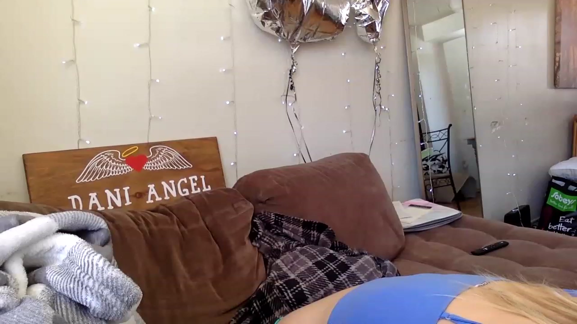 Gallery image thumbnail from DaniiAngel's myfreecams stream on, 03/08/2023, 17:34 image 19 of 20