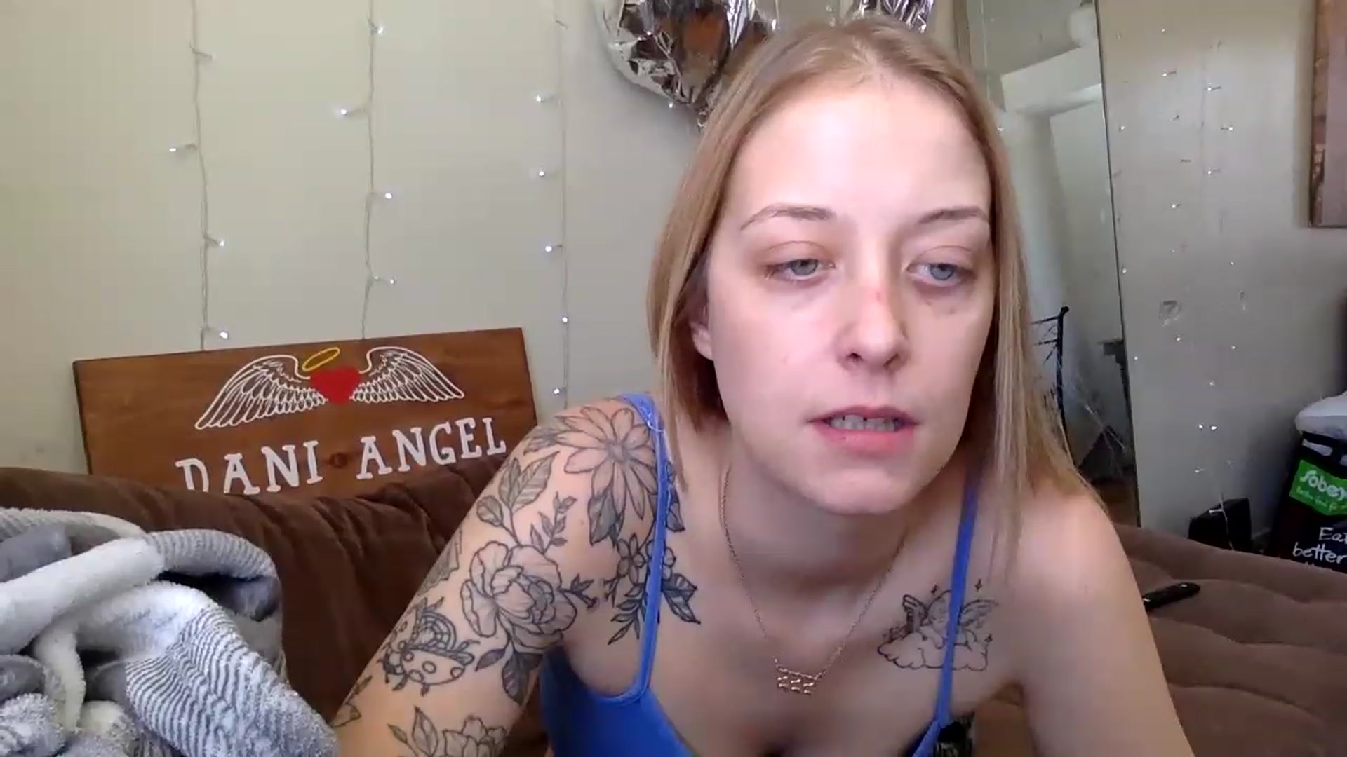 Gallery image thumbnail from DaniiAngel's myfreecams stream on, 03/08/2023, 17:34 image 18 of 20