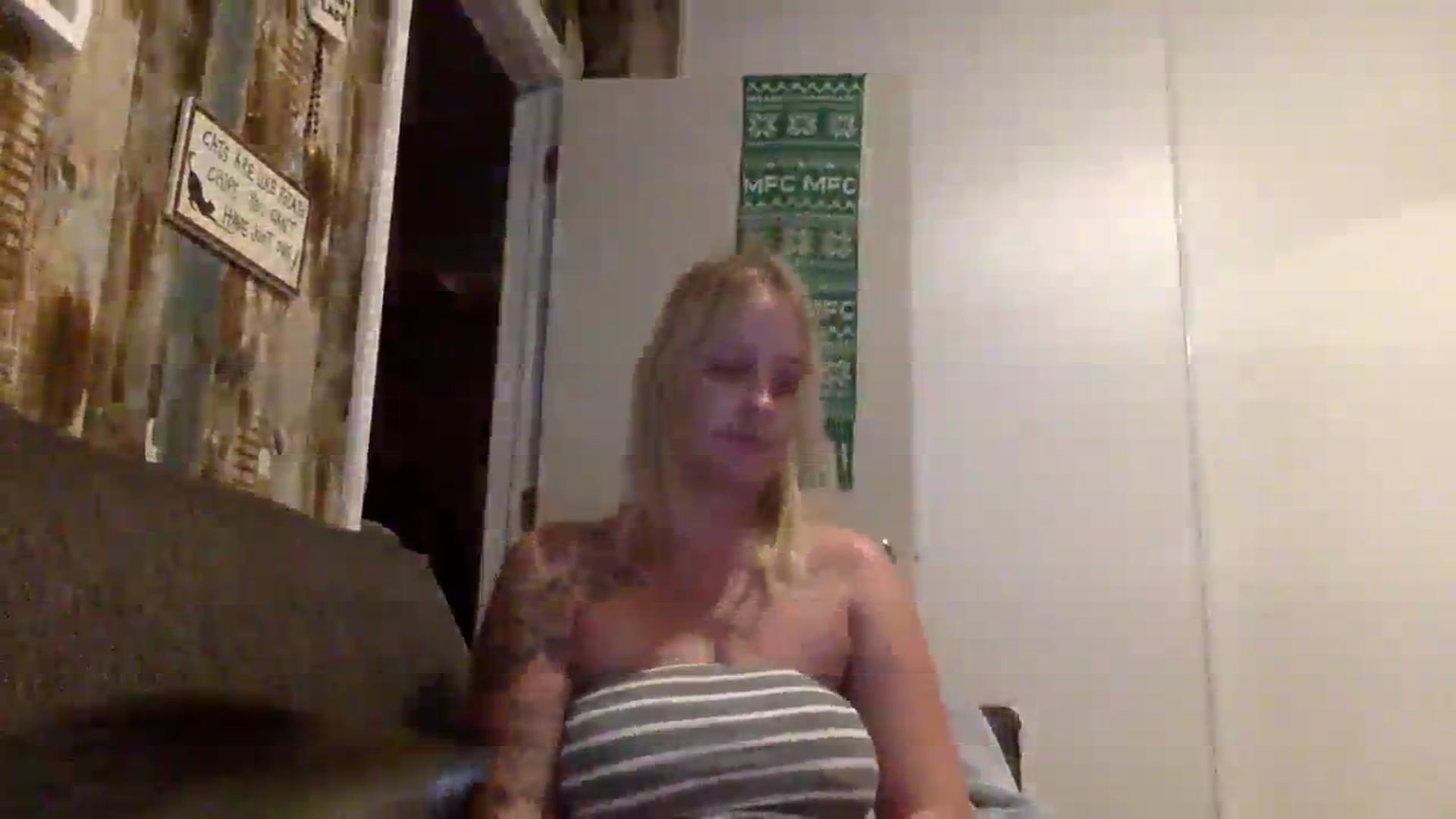 Gallery image thumbnail from DaniiAngel's myfreecams stream on, 09/17/2023, 09:25 image 13 of 20