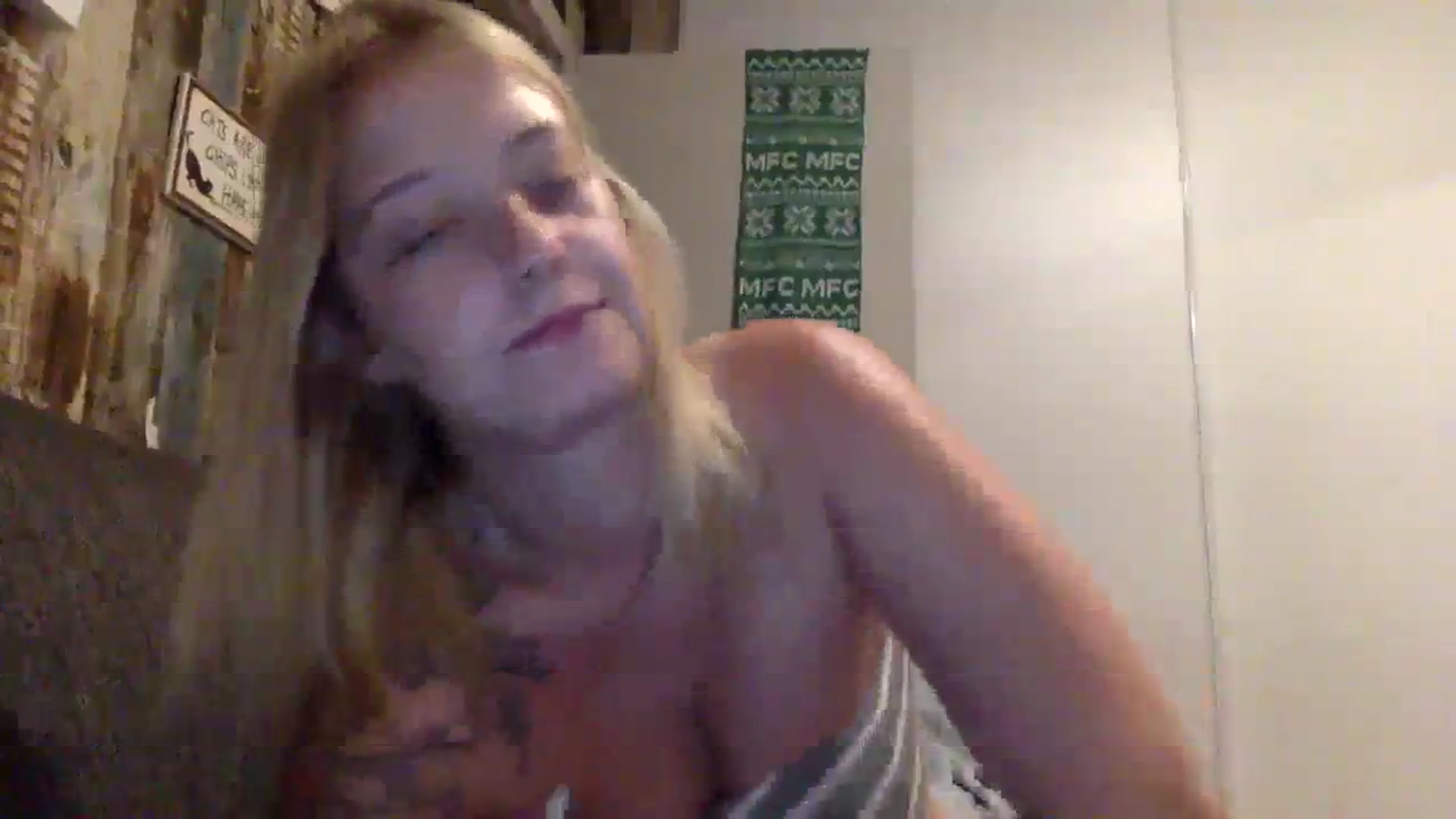 Gallery image thumbnail from DaniiAngel's myfreecams stream on, 09/17/2023, 09:25 image 16 of 20